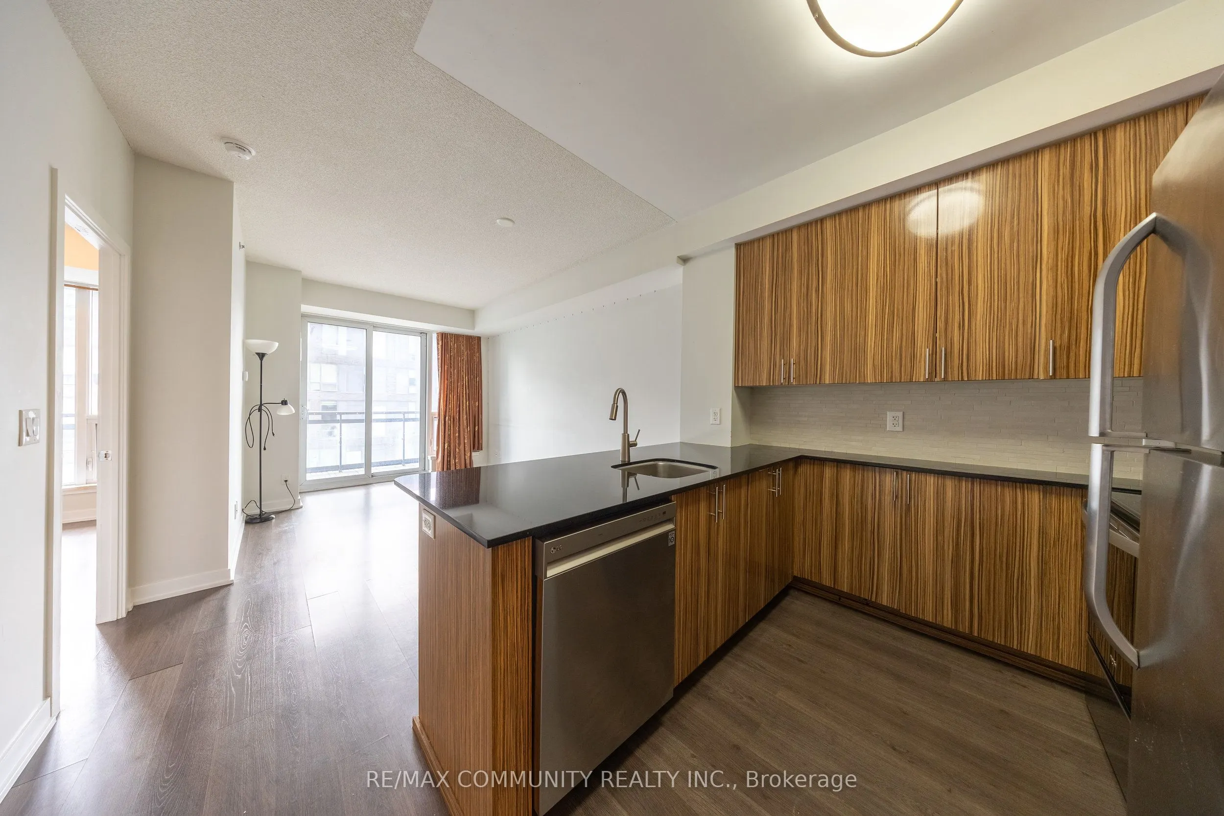 225 Sackville Street, #807