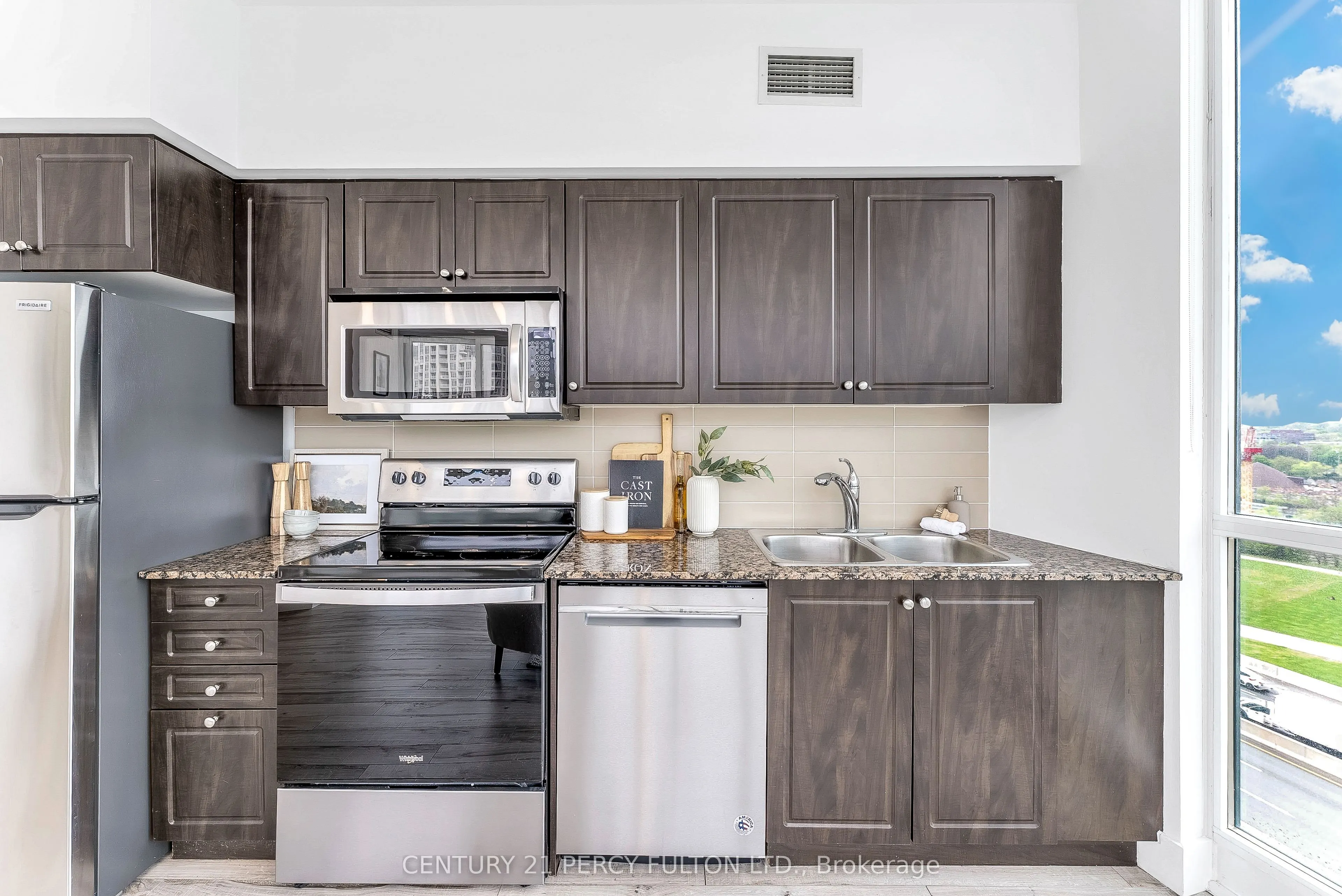 209 Fort York Boulevard, #1663