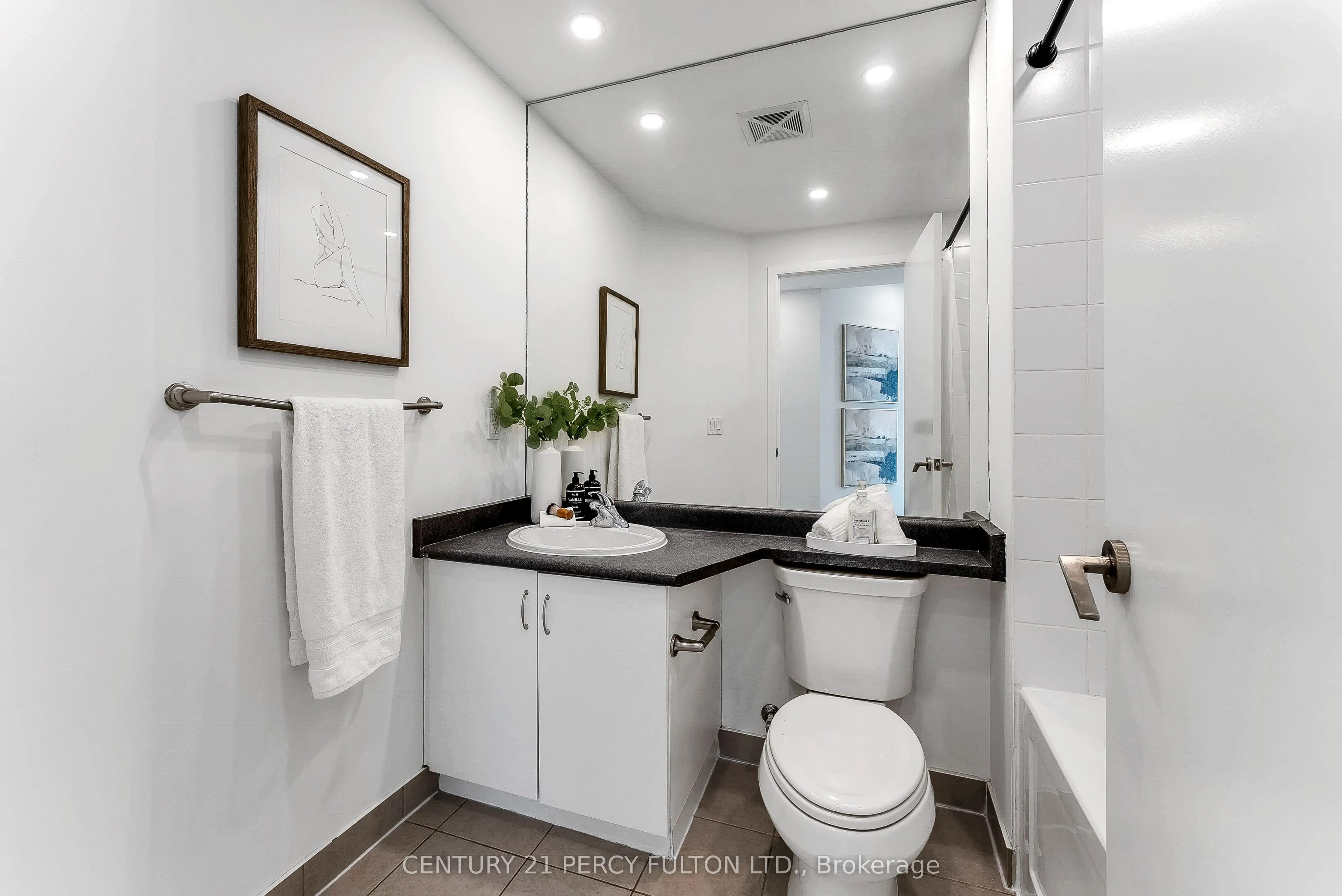 209 Fort York Boulevard, #1663