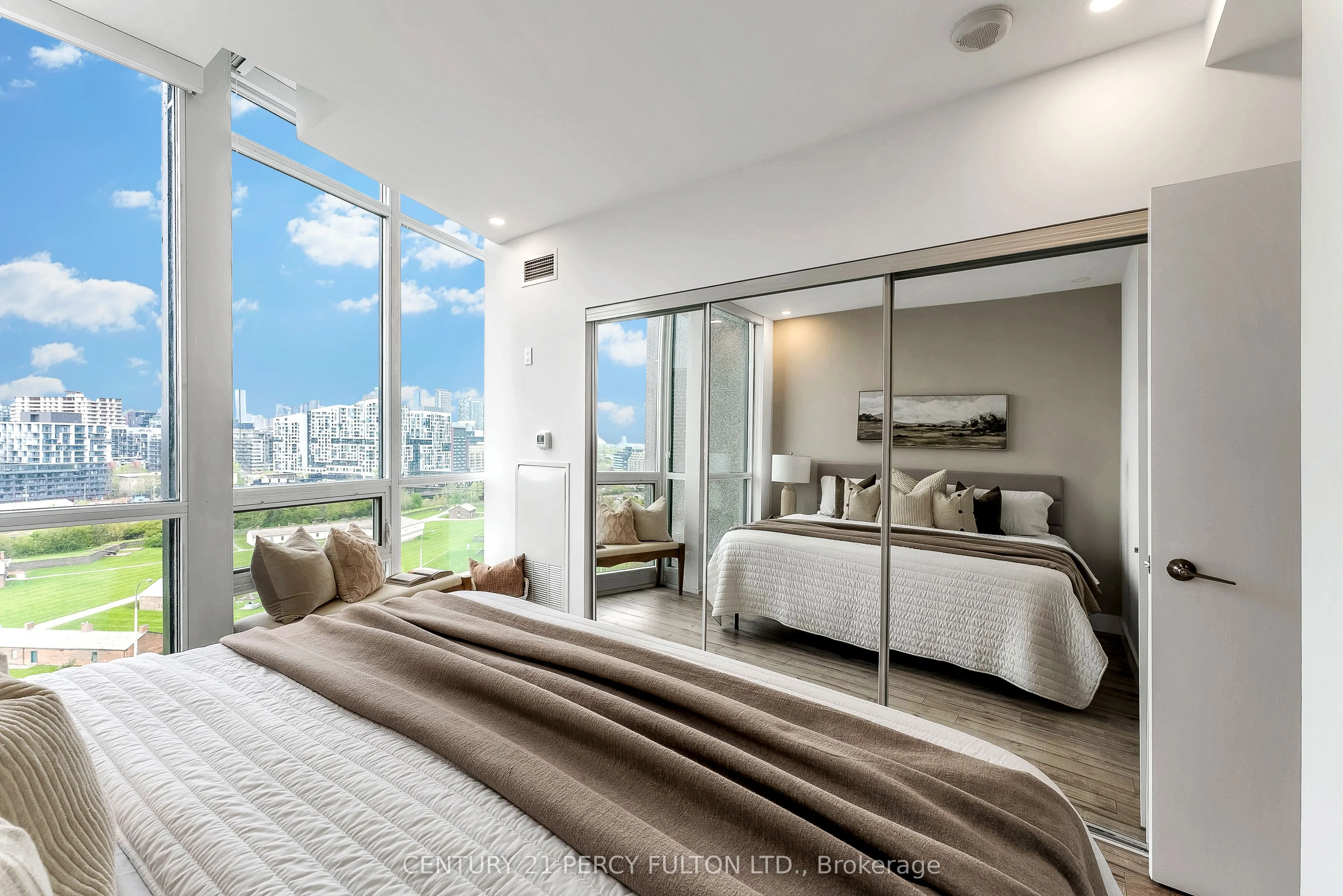209 Fort York Boulevard, #1663