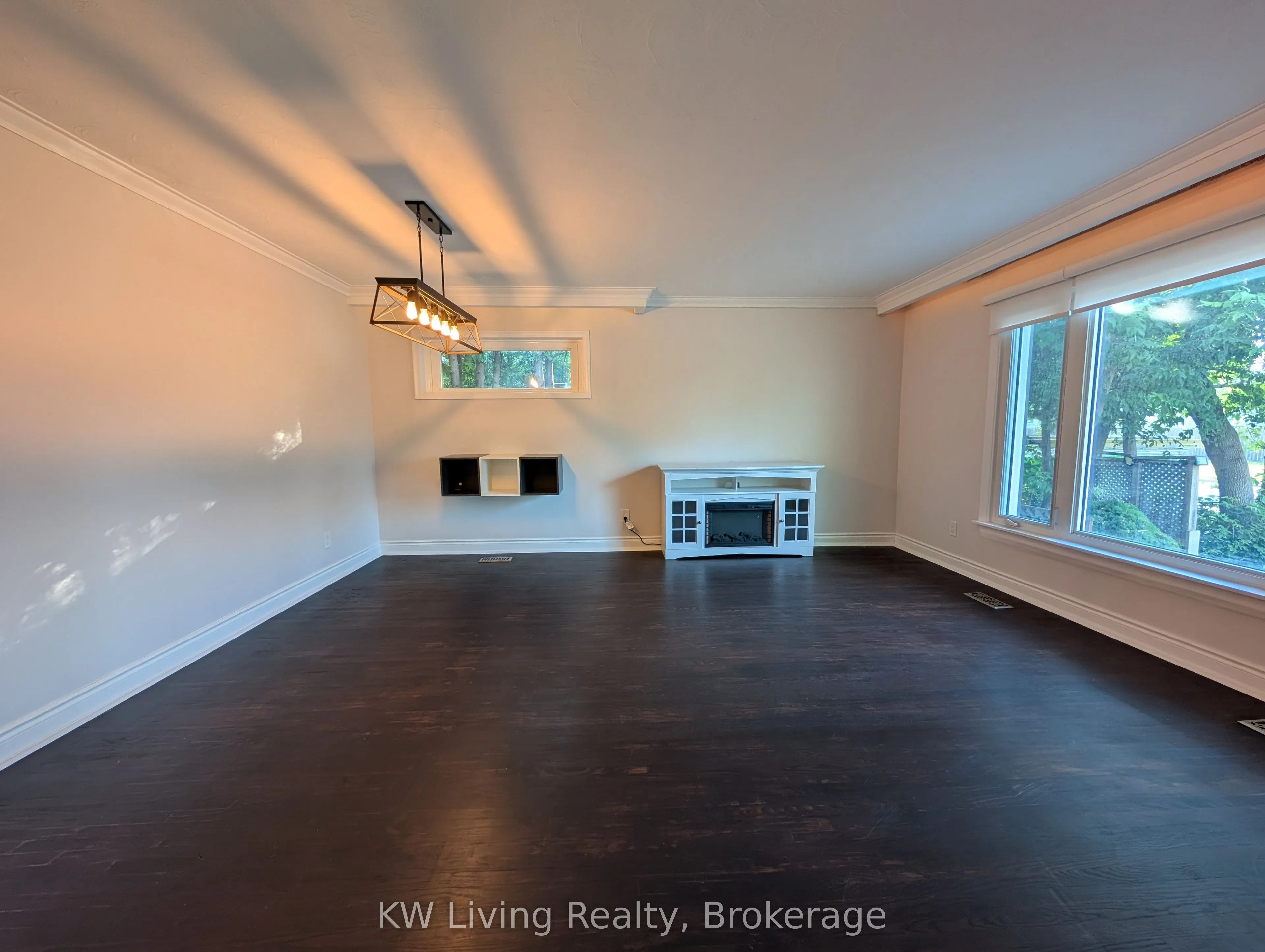 61 Bishop Avenue, #Main
