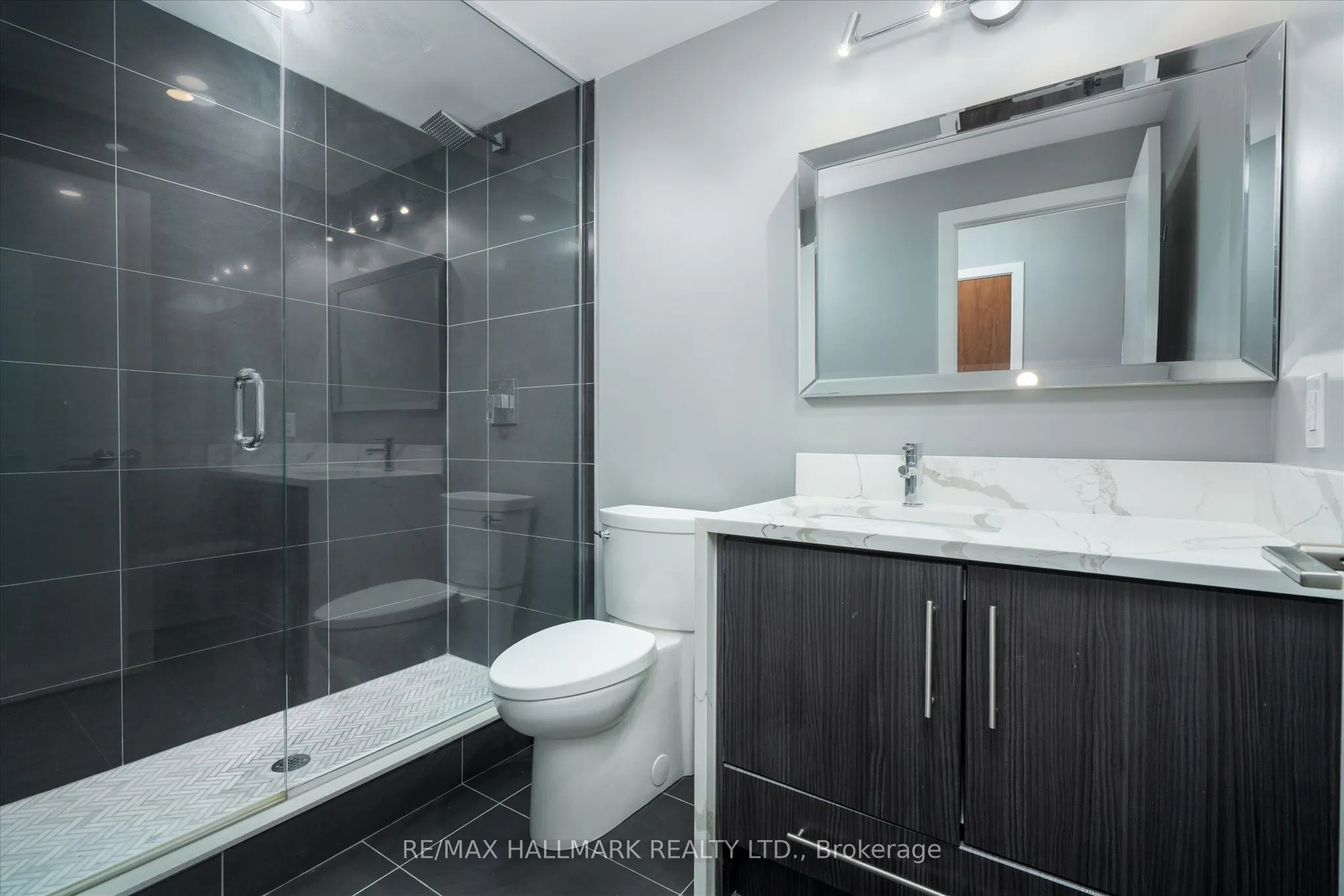 170 Chiltern Hill Road, #208
