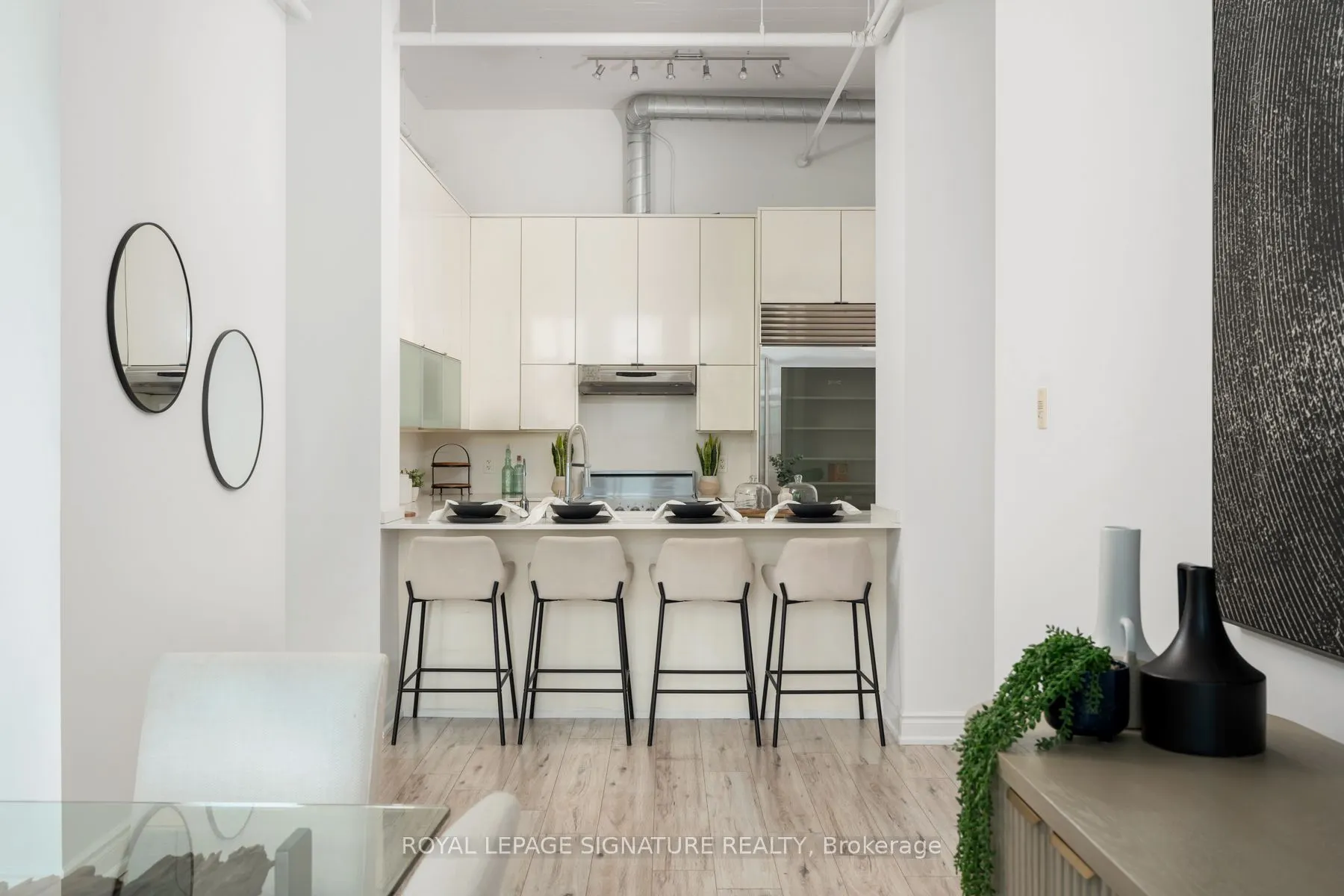 380 Macpherson Avenue, #615