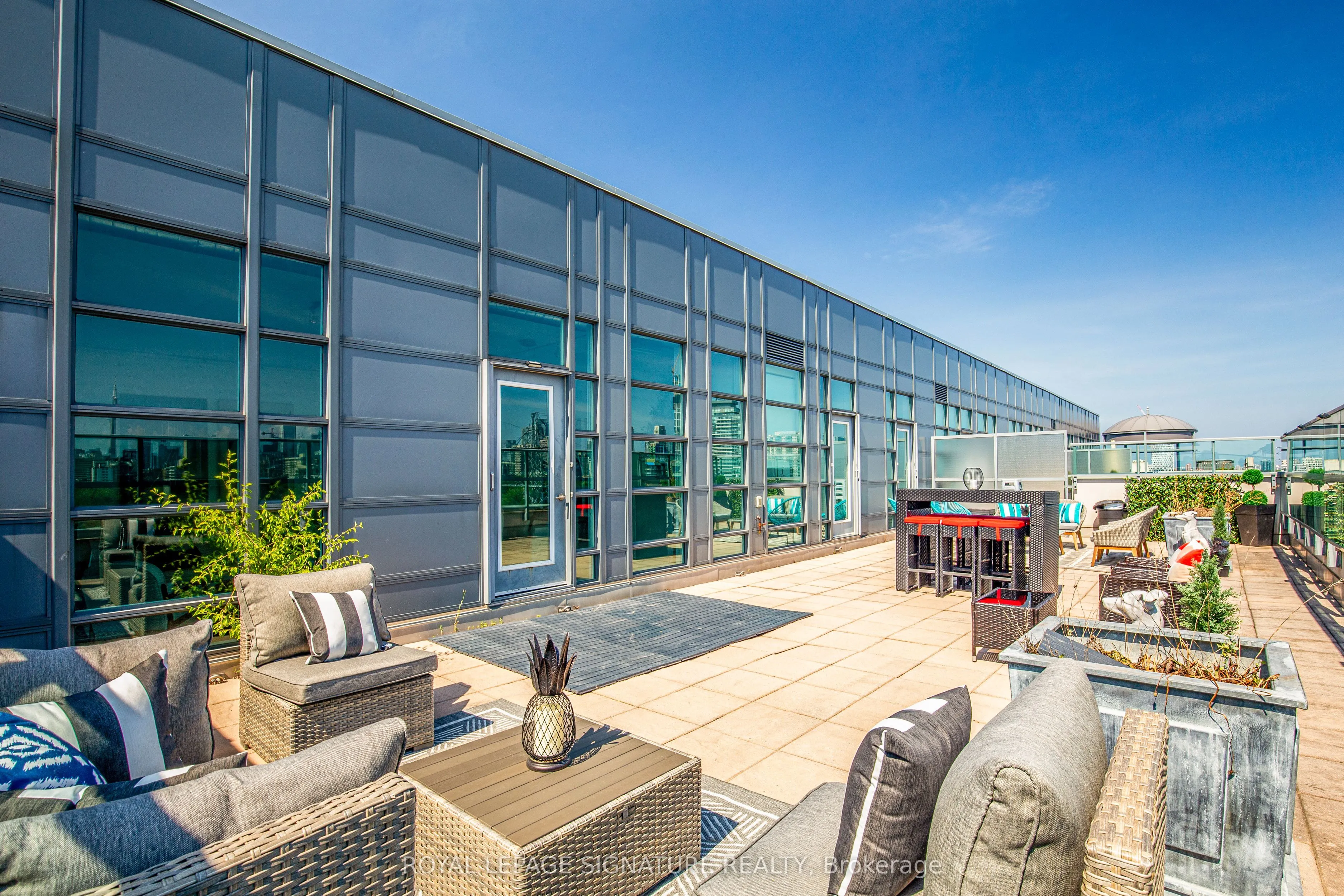 380 Macpherson Avenue, #615