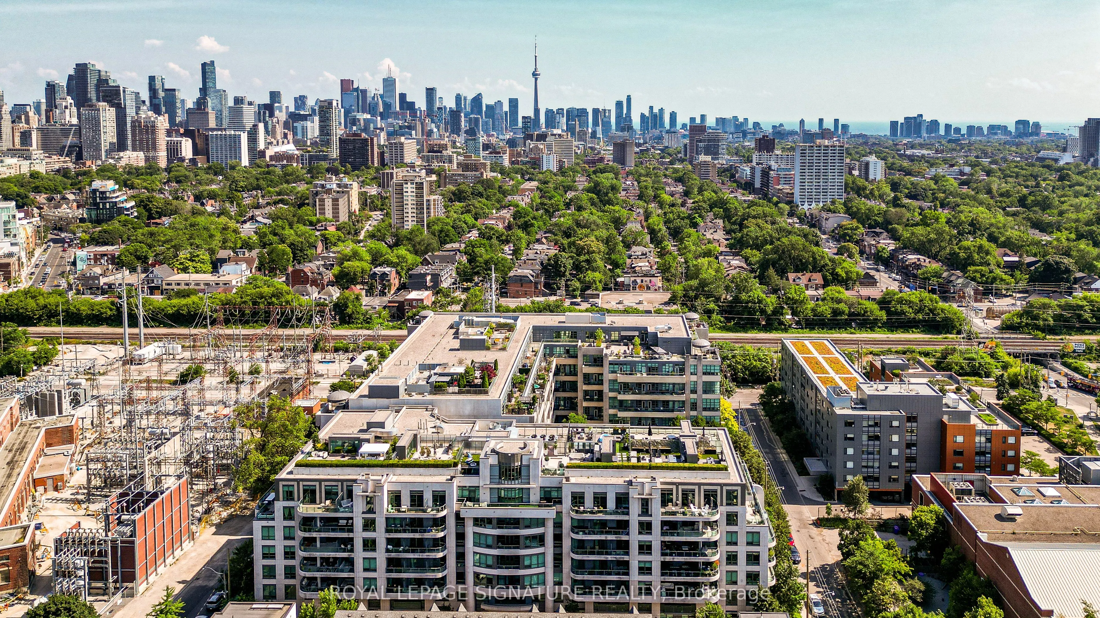 380 Macpherson Avenue, #615