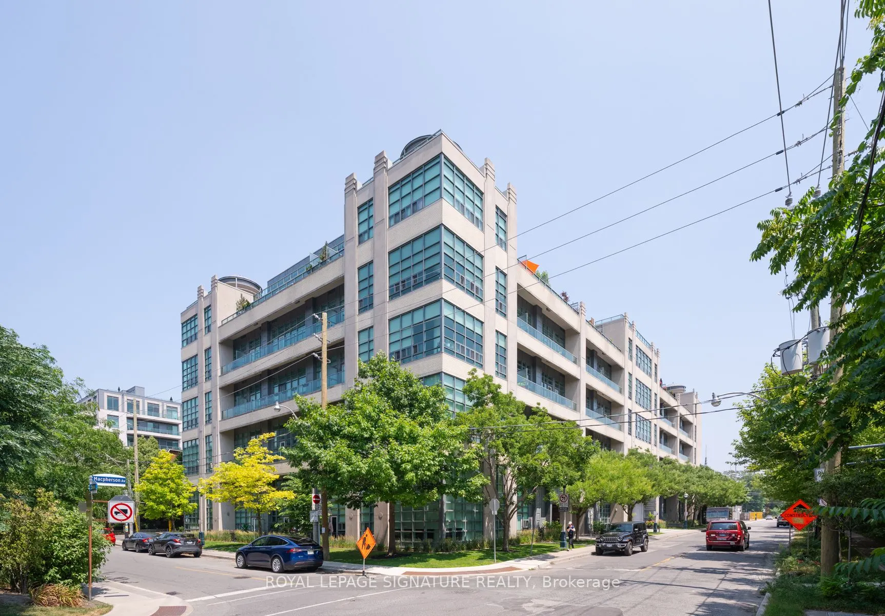 380 Macpherson Avenue, #615