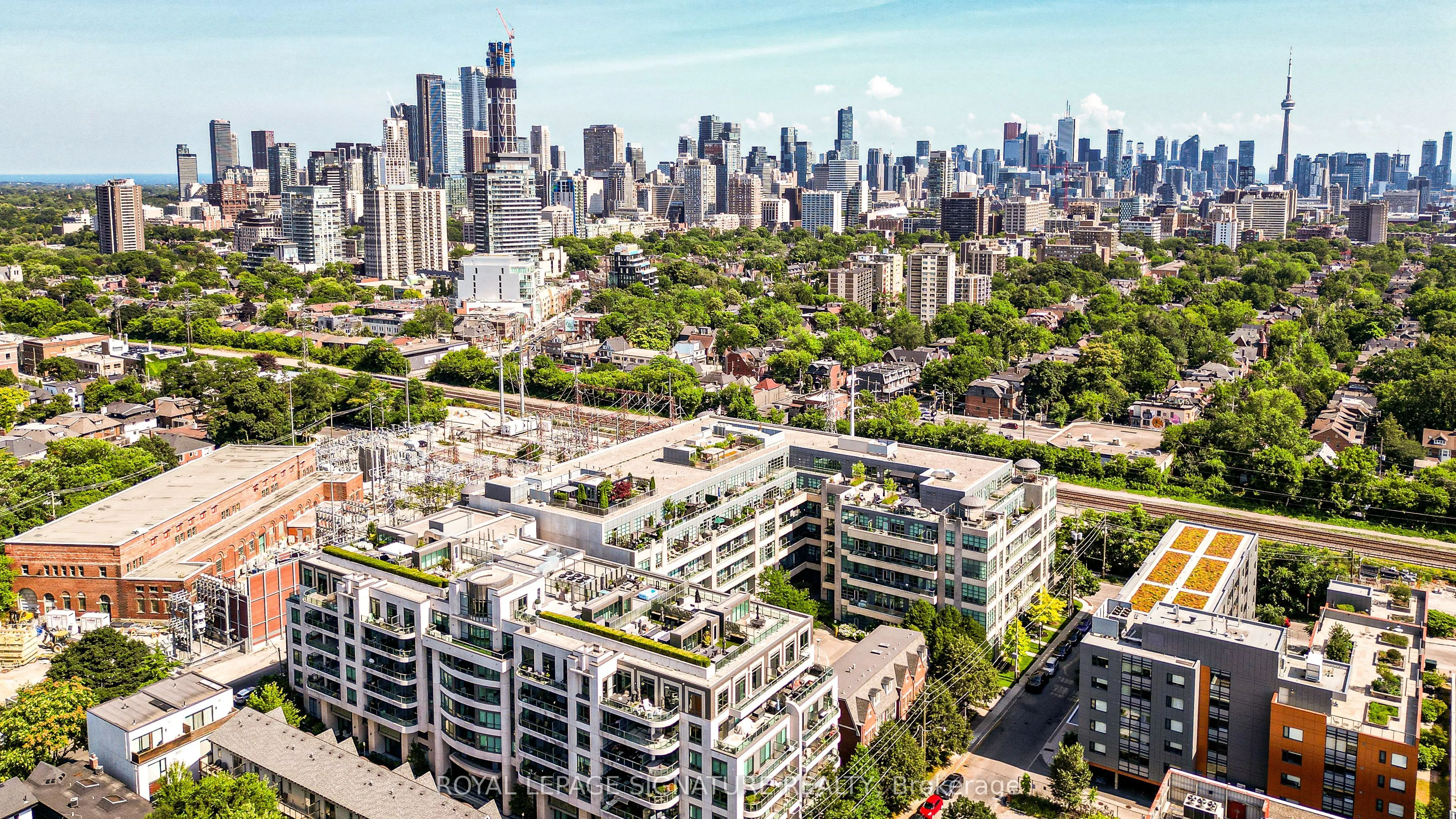 380 Macpherson Avenue, #615