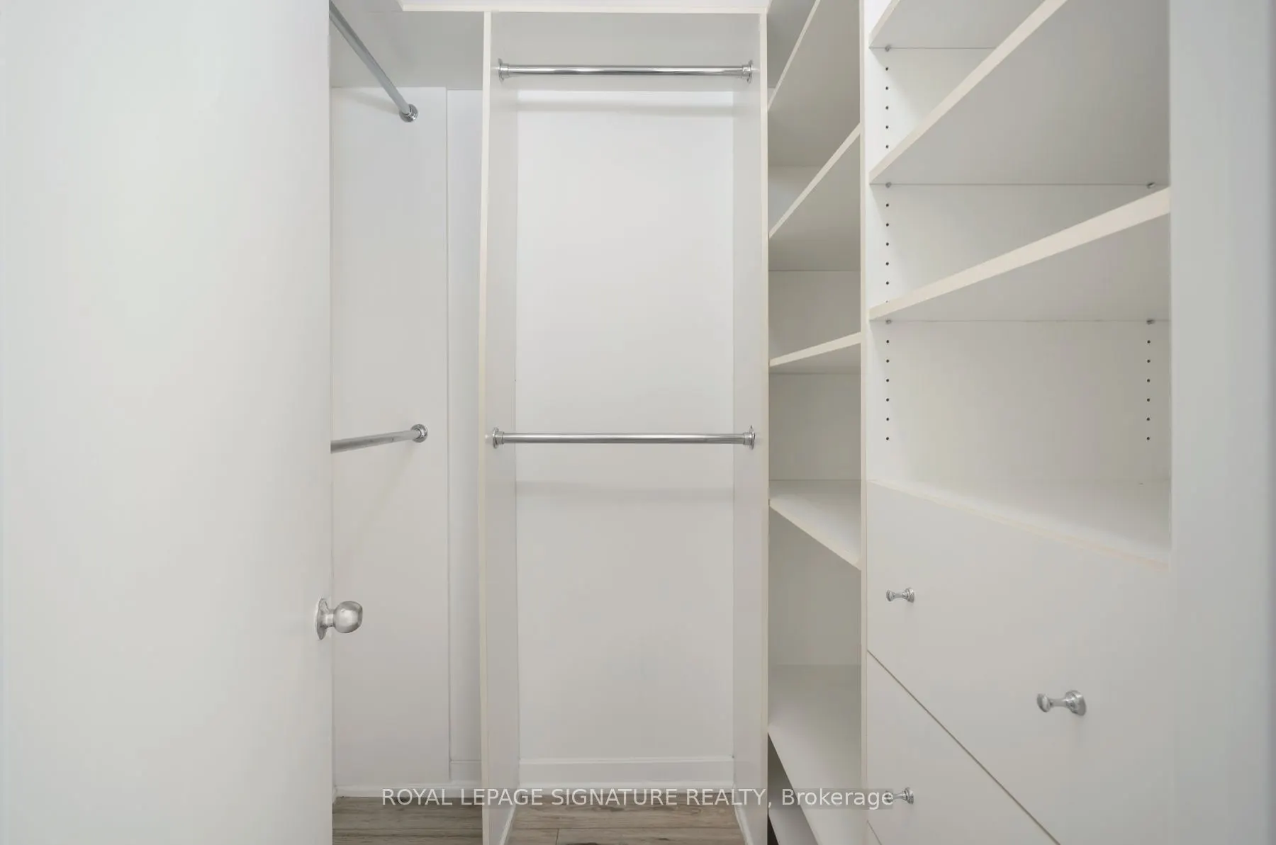 380 Macpherson Avenue, #615