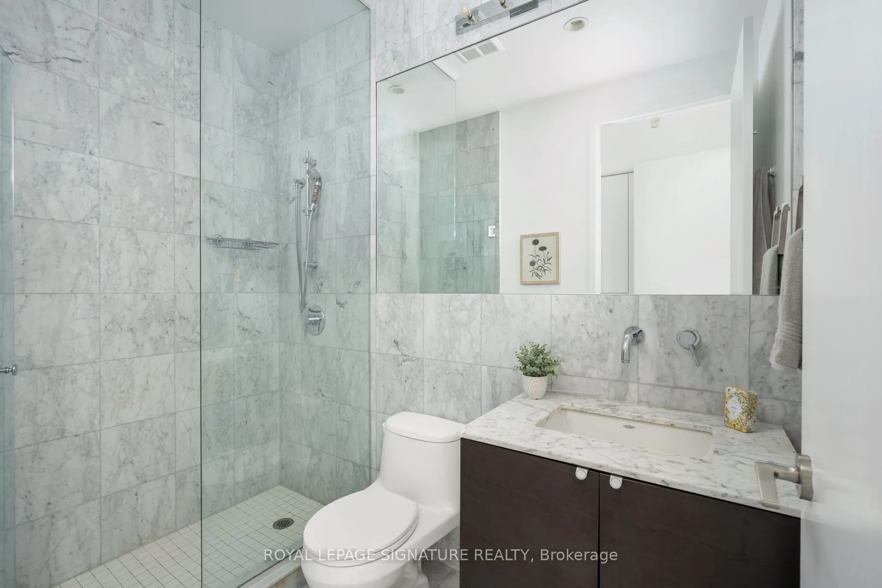 380 Macpherson Avenue, #615