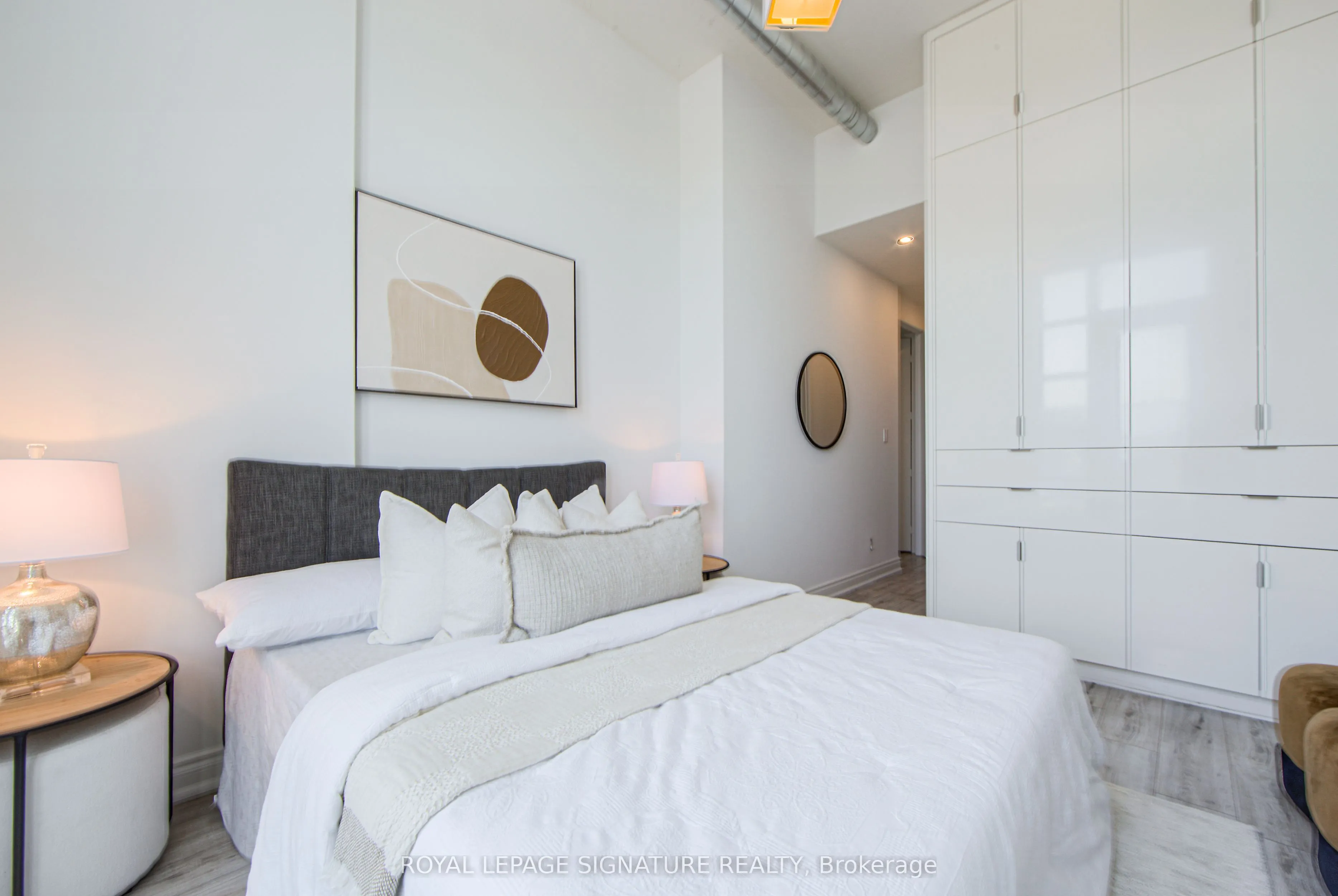 380 Macpherson Avenue, #615