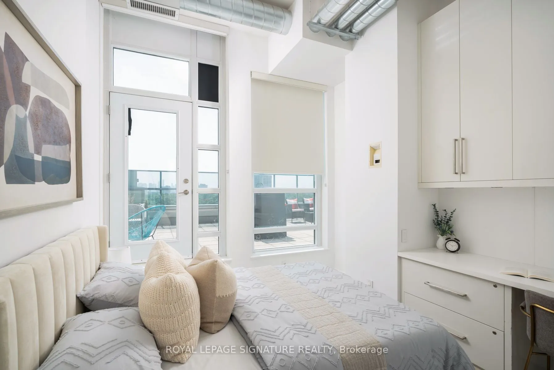 380 Macpherson Avenue, #615