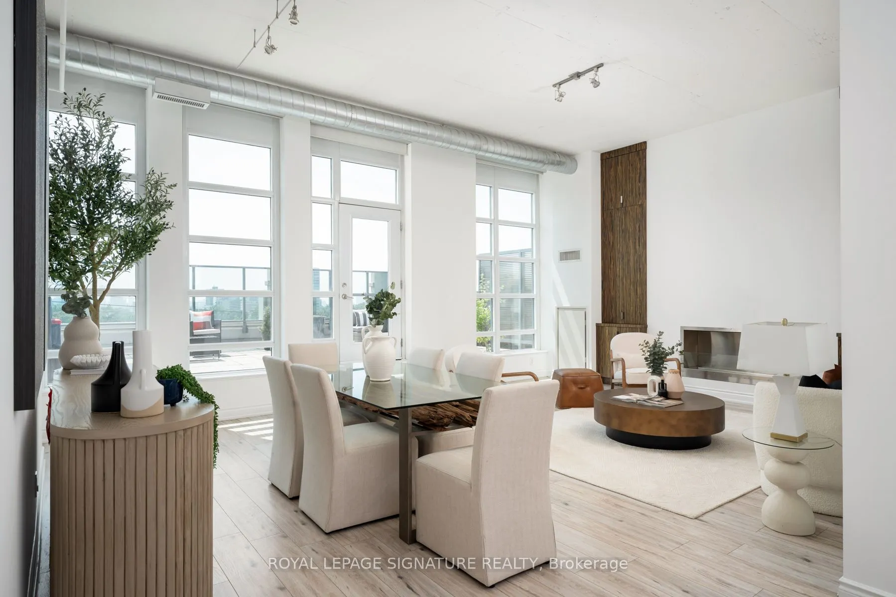380 Macpherson Avenue, #615