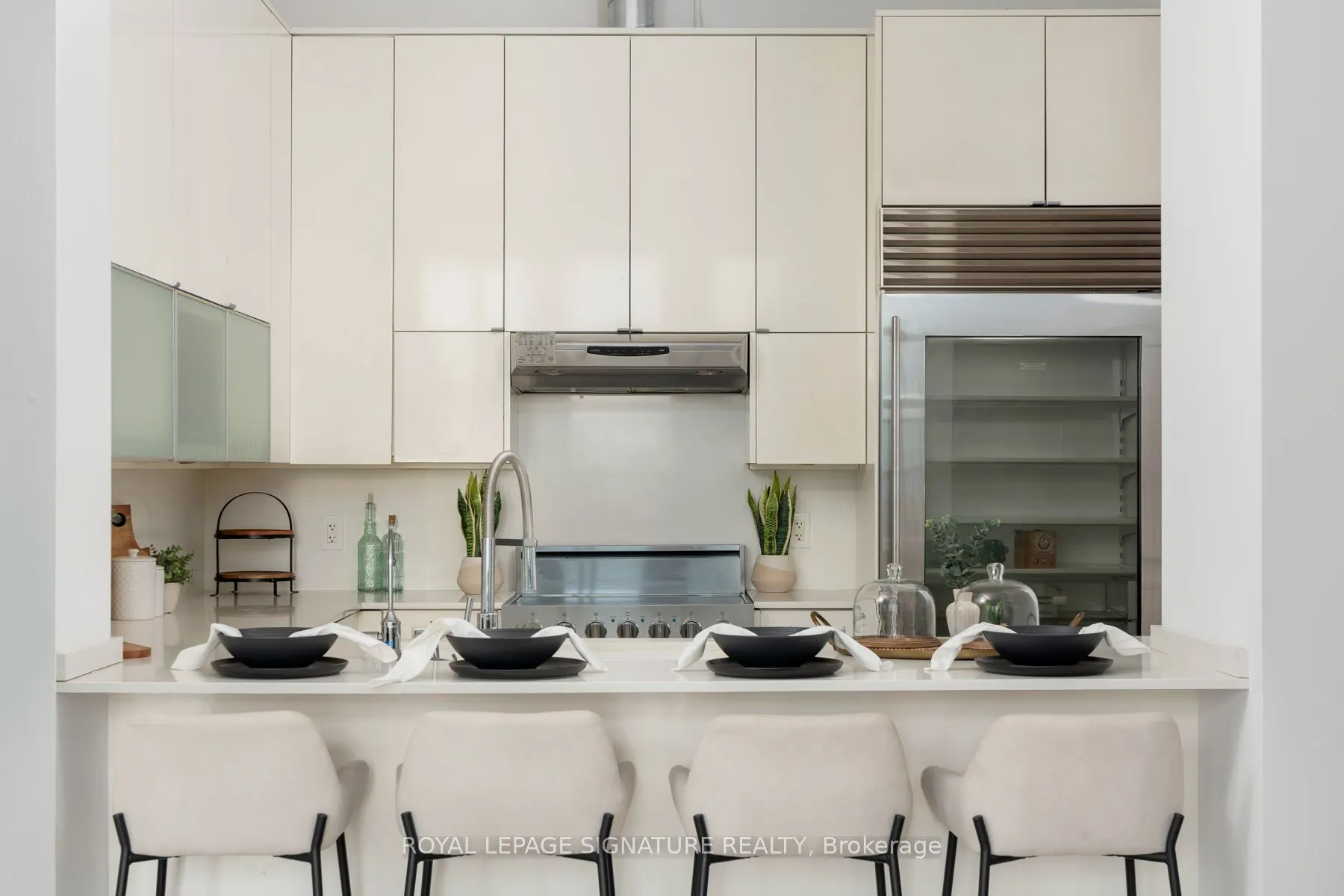 380 Macpherson Avenue, #615