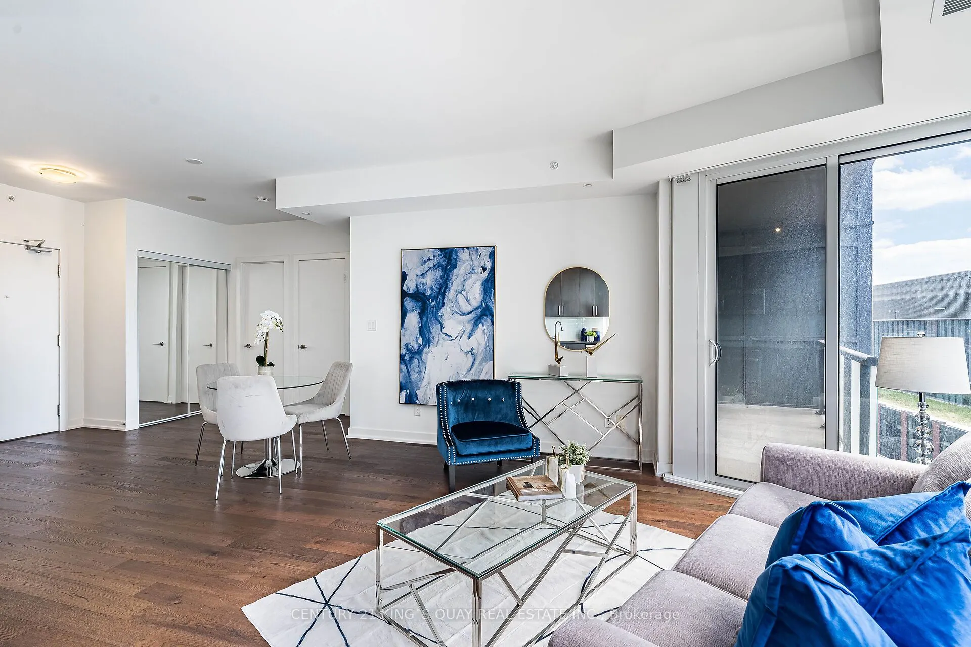 20 Bruyeres Mews, #1012