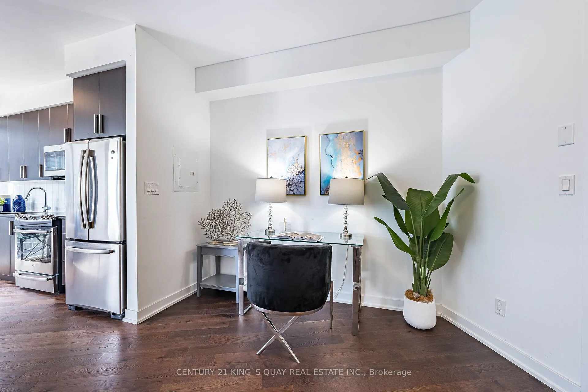 20 Bruyeres Mews, #1012