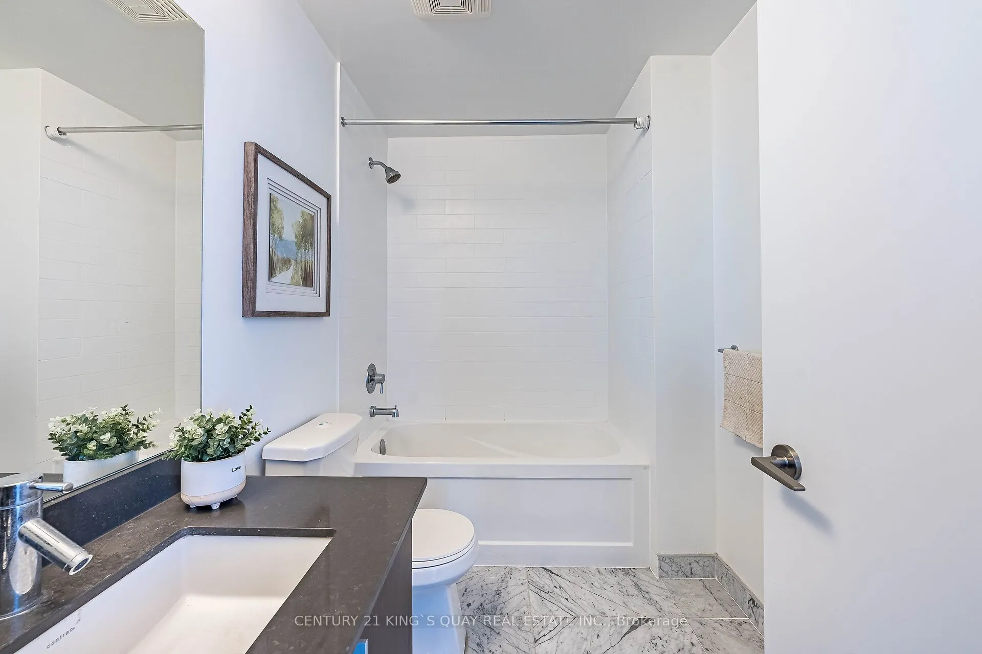 20 Bruyeres Mews, #1012