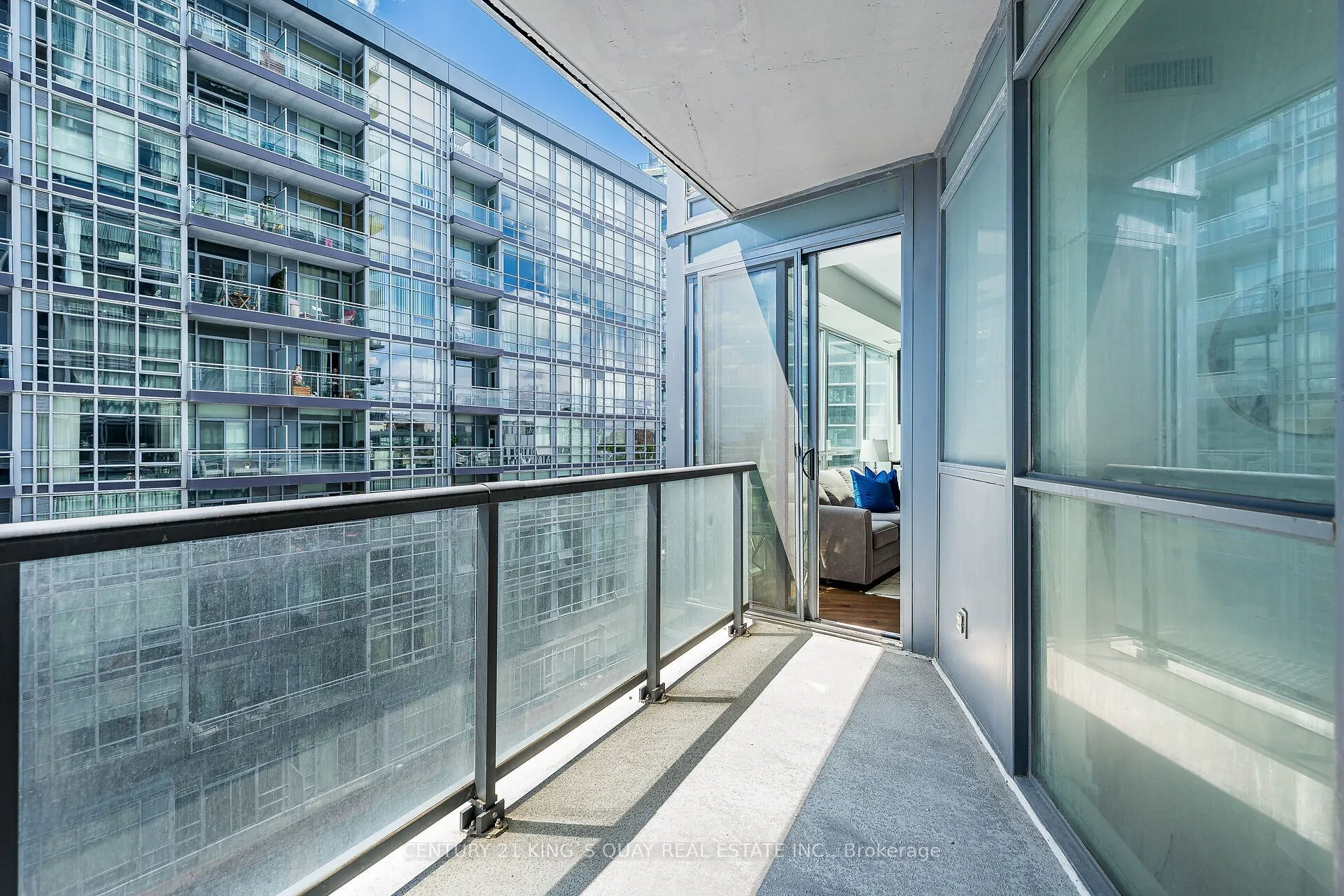 20 Bruyeres Mews, #1012