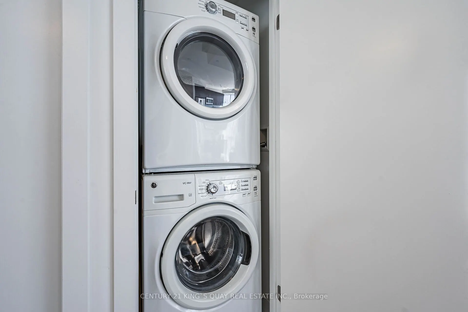 20 Bruyeres Mews, #1012