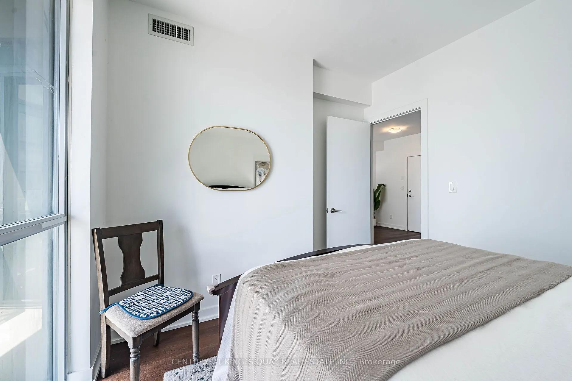 20 Bruyeres Mews, #1012