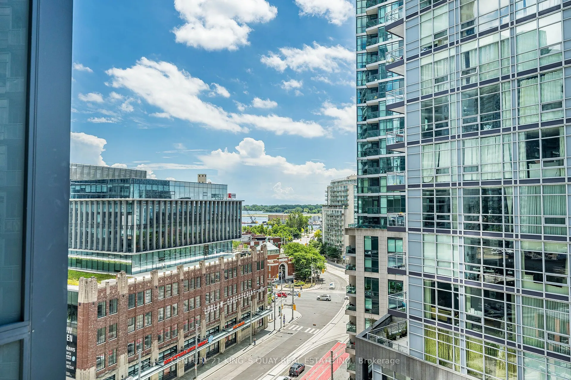 20 Bruyeres Mews, #1012
