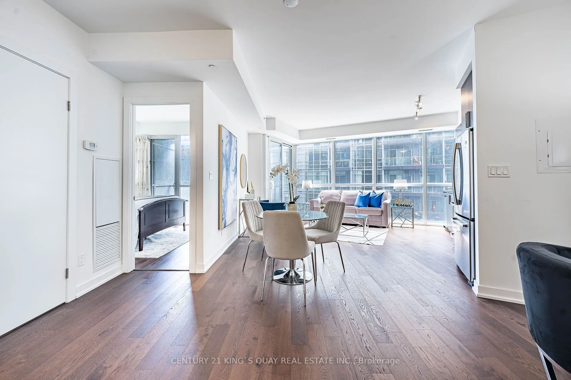20 Bruyeres Mews, #1012