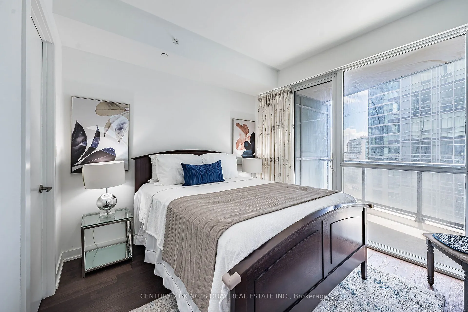 20 Bruyeres Mews, #1012
