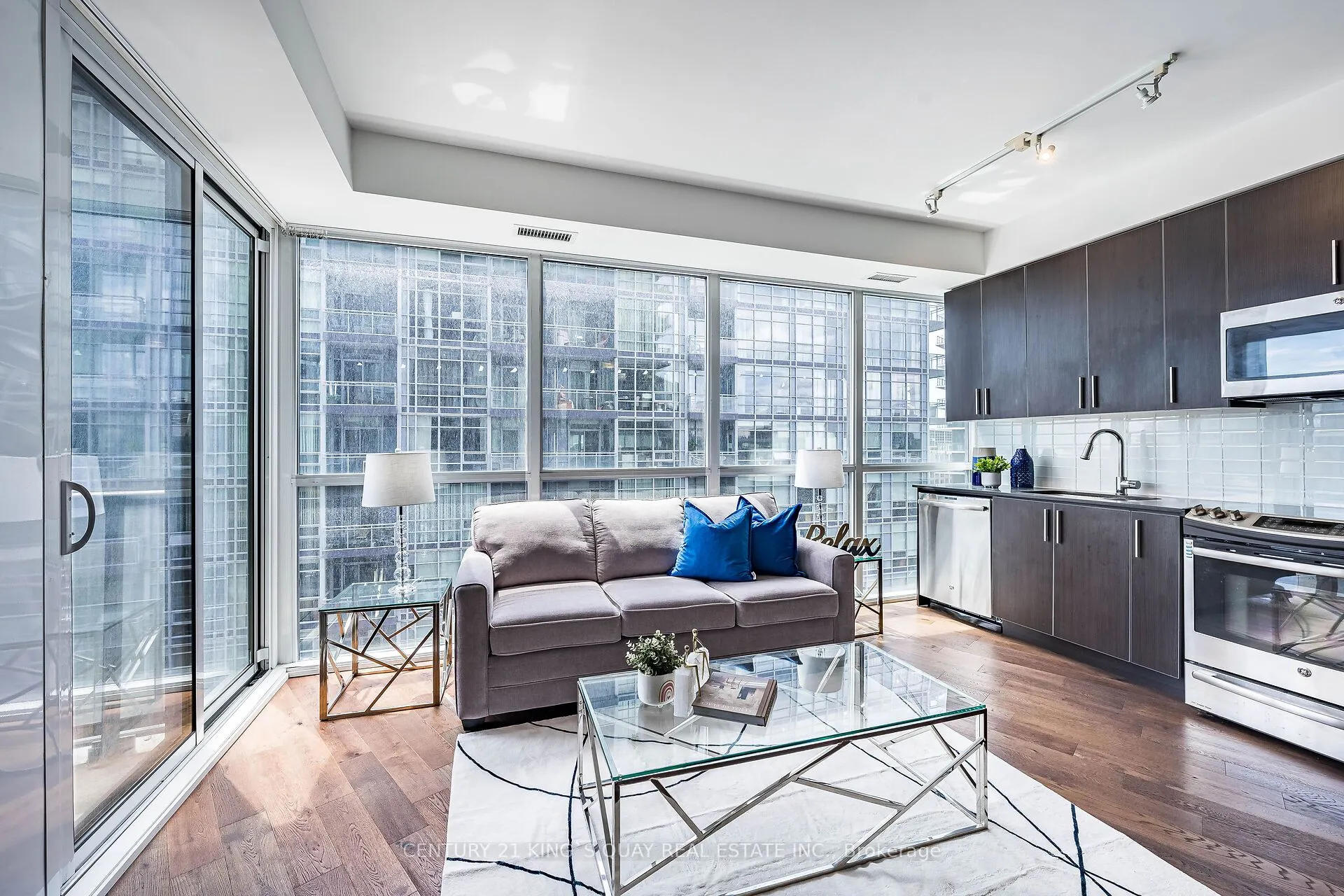 20 Bruyeres Mews, #1012