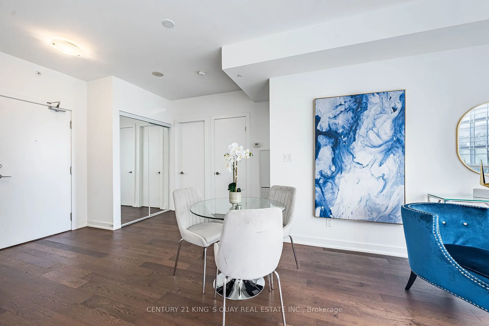 20 Bruyeres Mews, #1012
