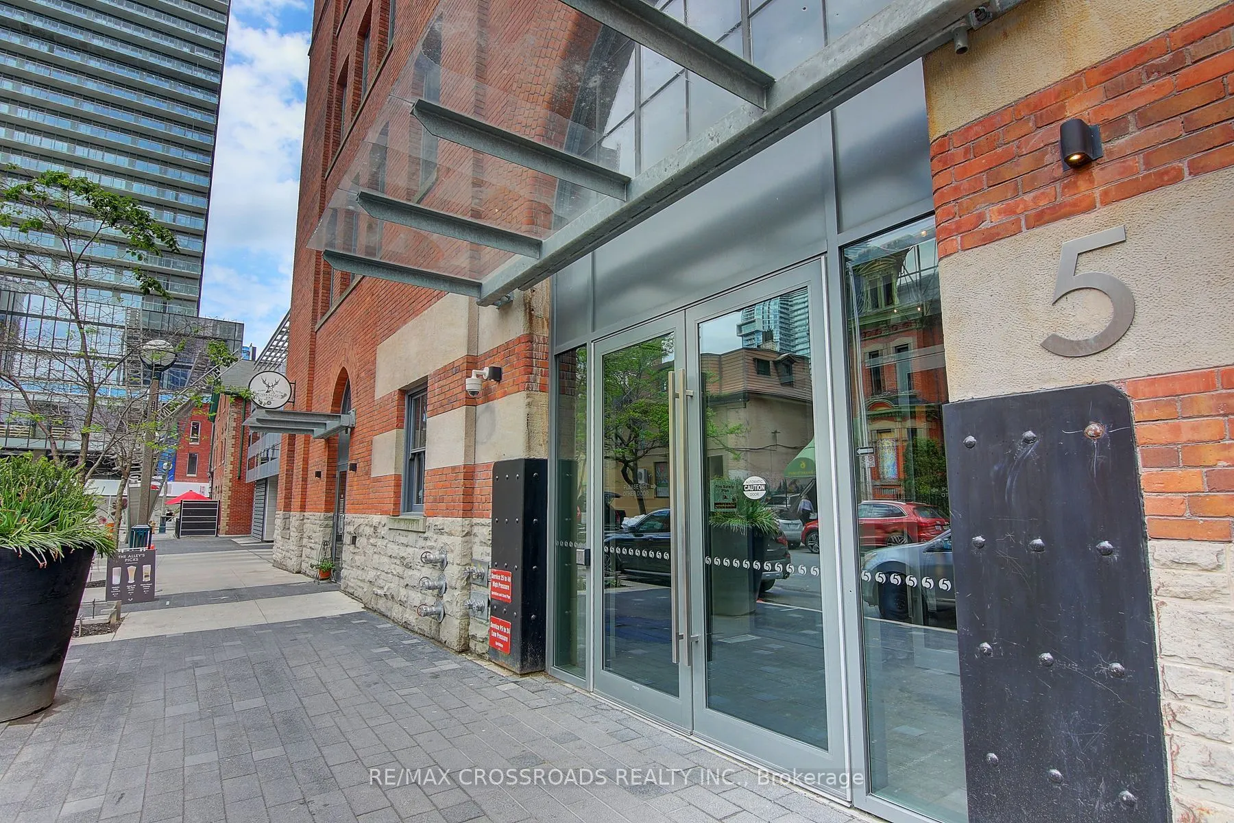 5 St Joseph Street, #1604