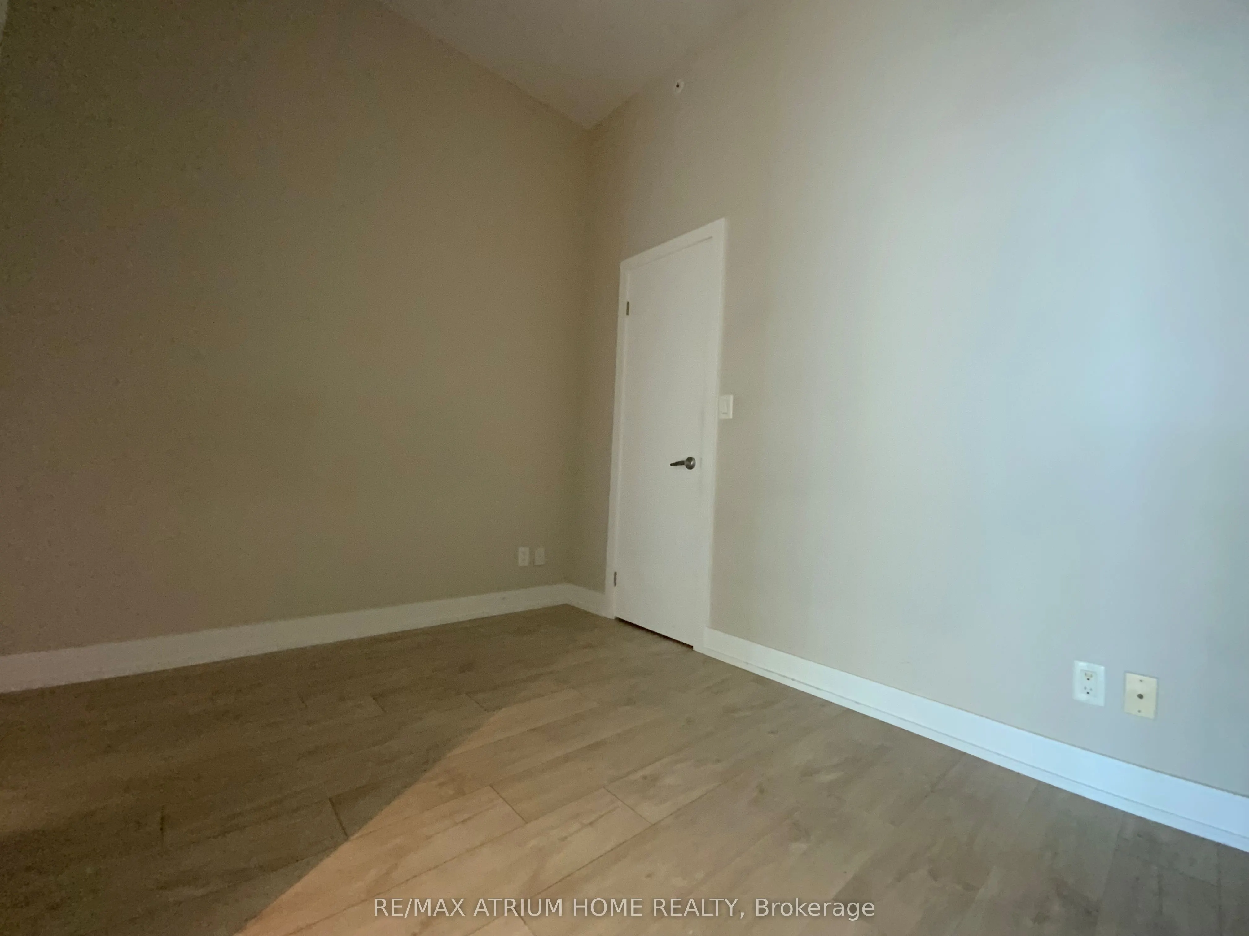 75 The Donway W, #904