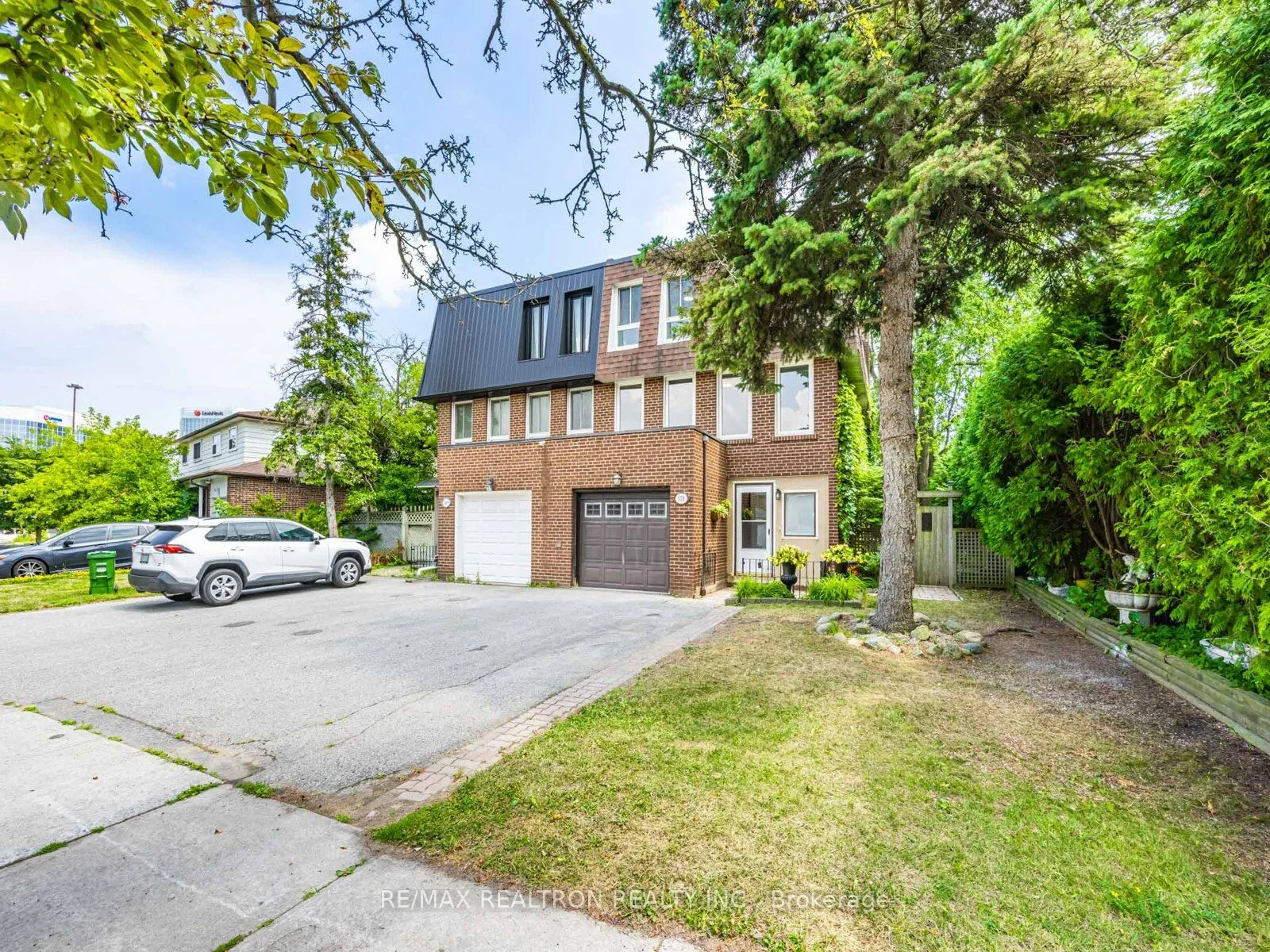 171 Sexton Crescent