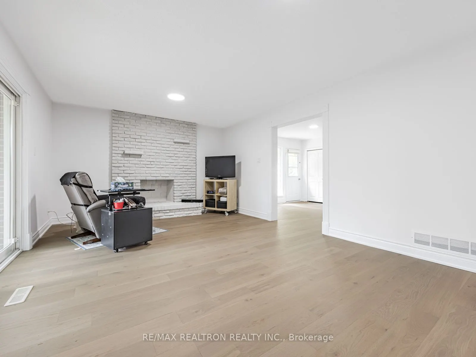 171 Sexton Crescent