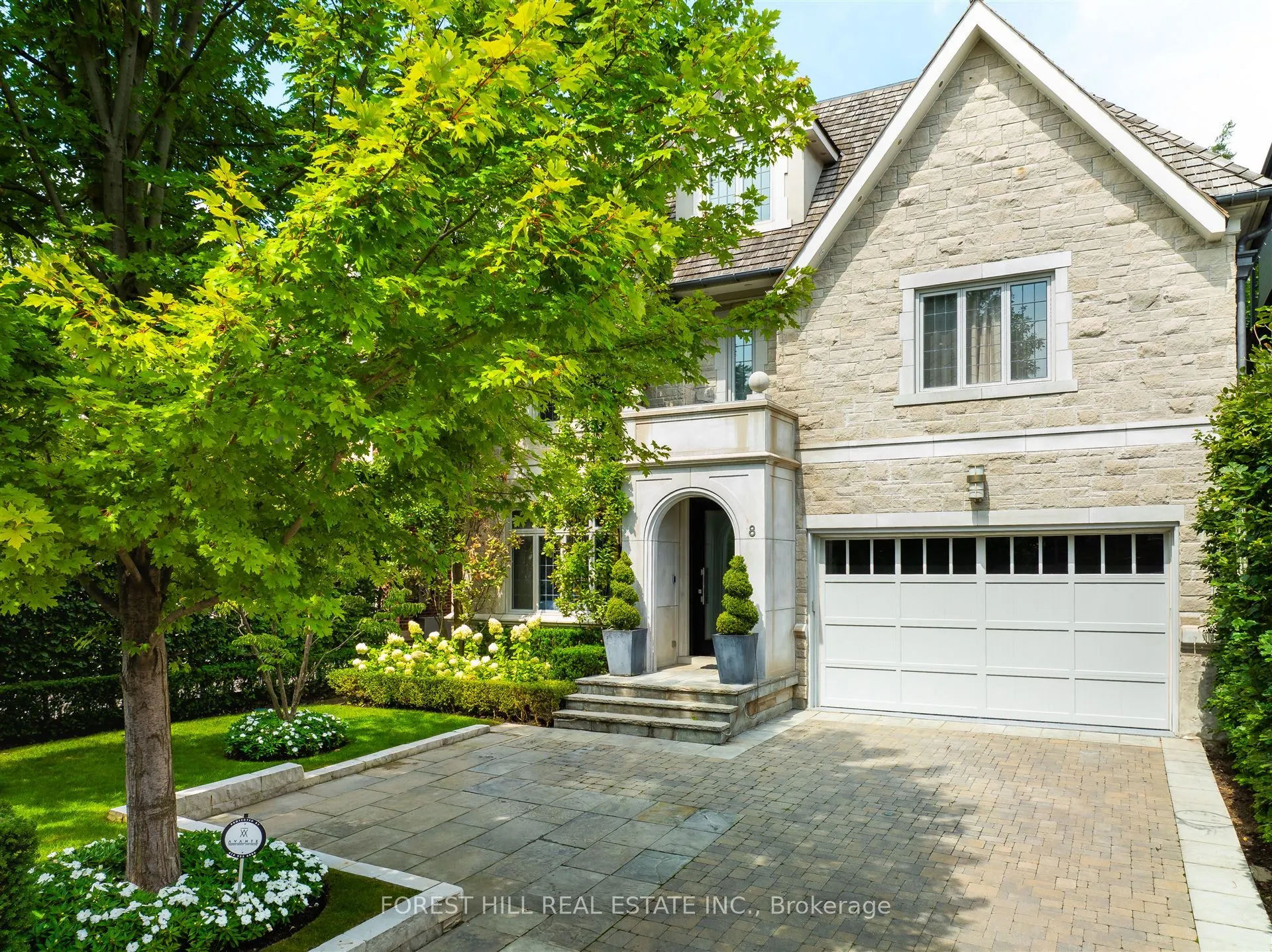 8 Hillholm Road