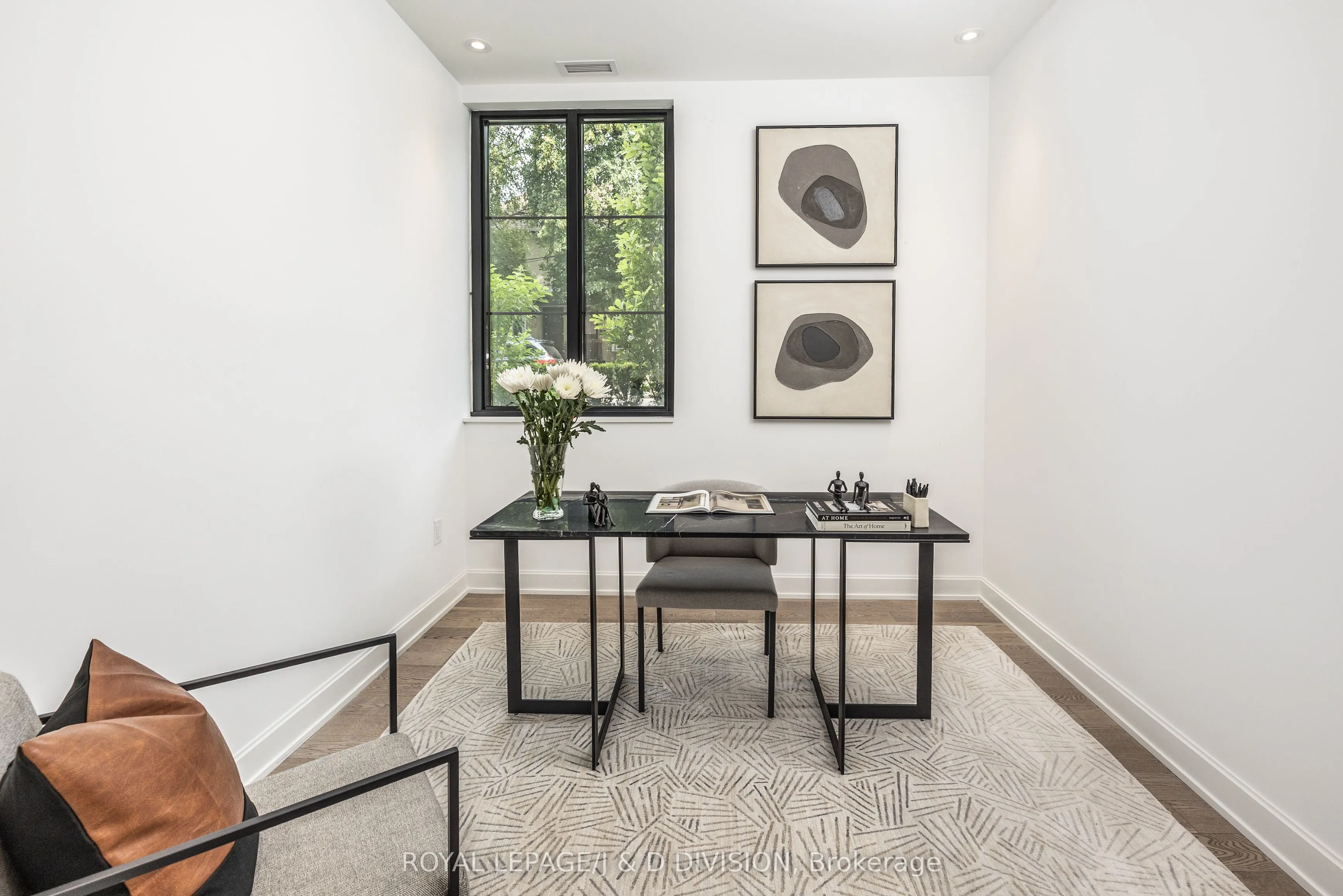 1 Strathgowan Avenue, #TH4