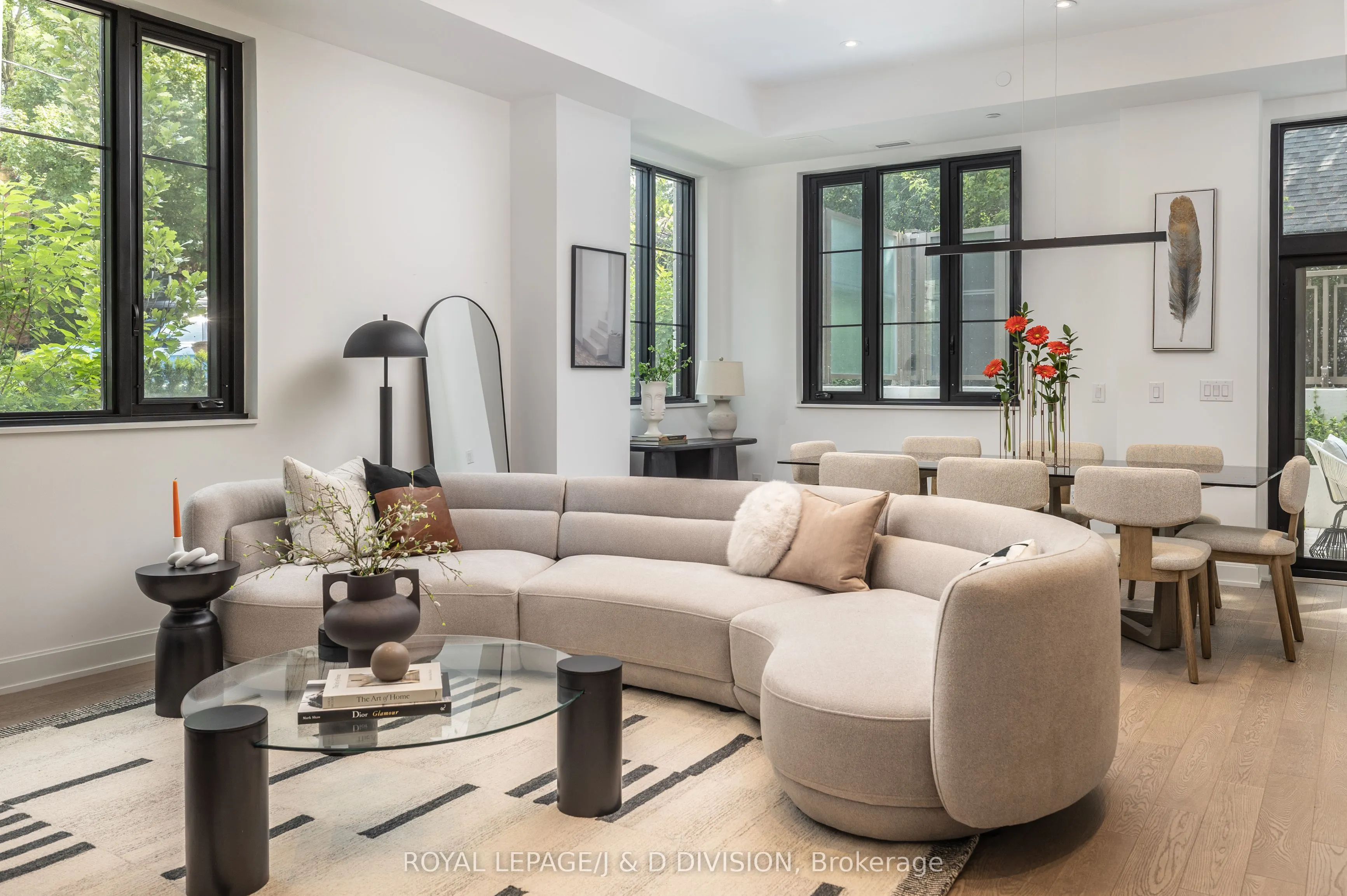 1 Strathgowan Avenue, #TH4