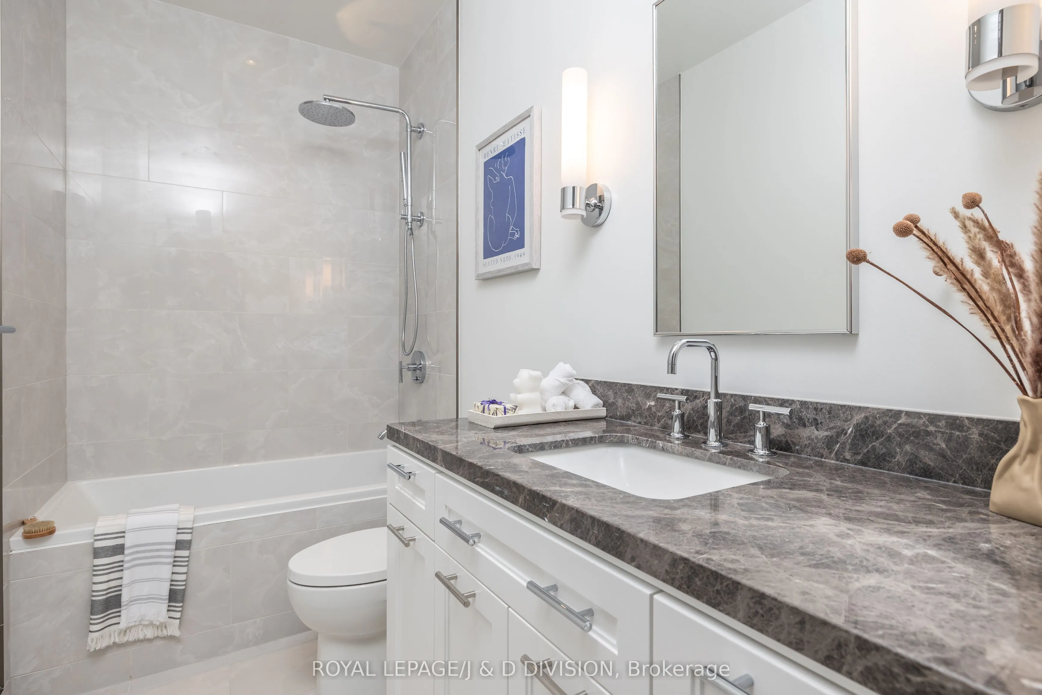 1 Strathgowan Avenue, #TH4