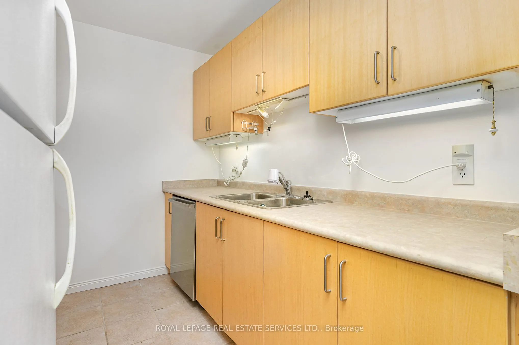 778 Sheppard Avenue W, #303