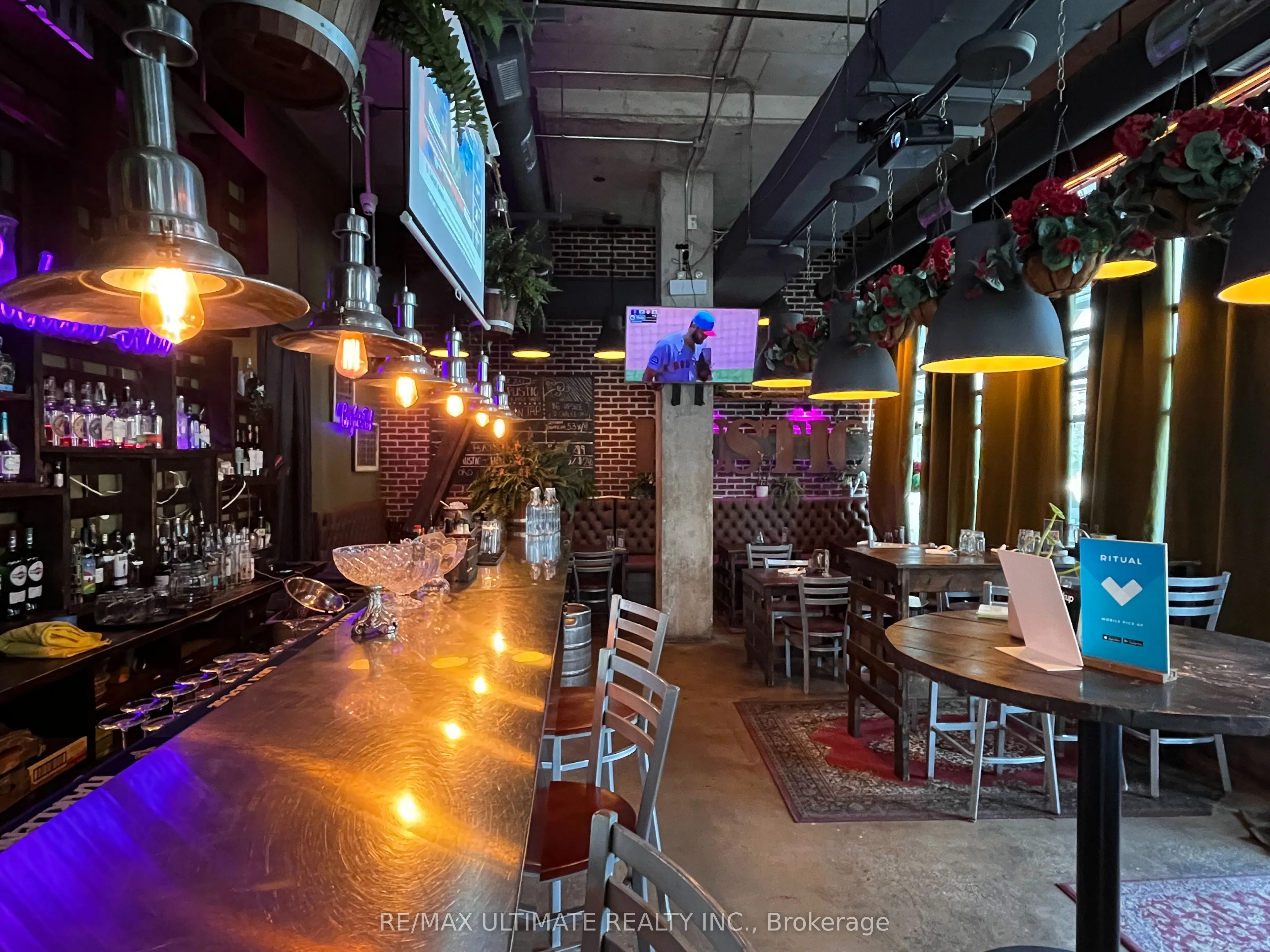 905 King Street W