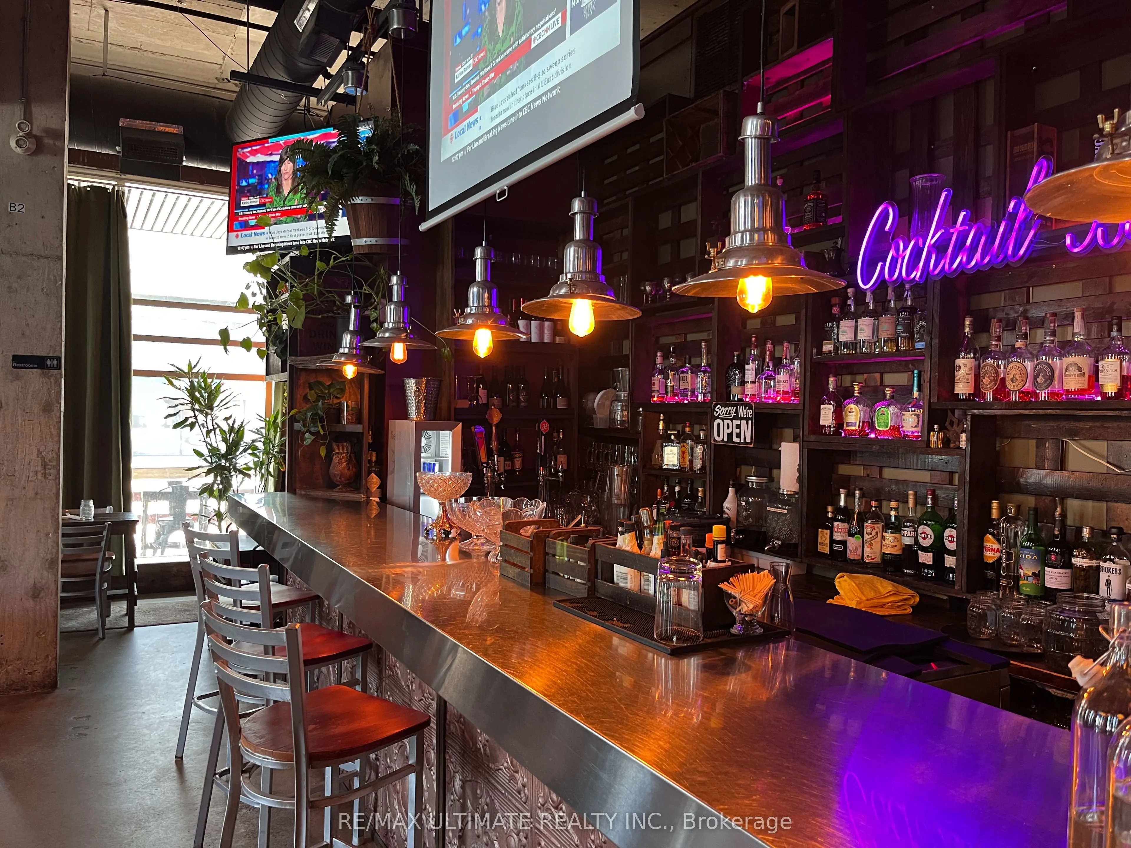 905 King Street W