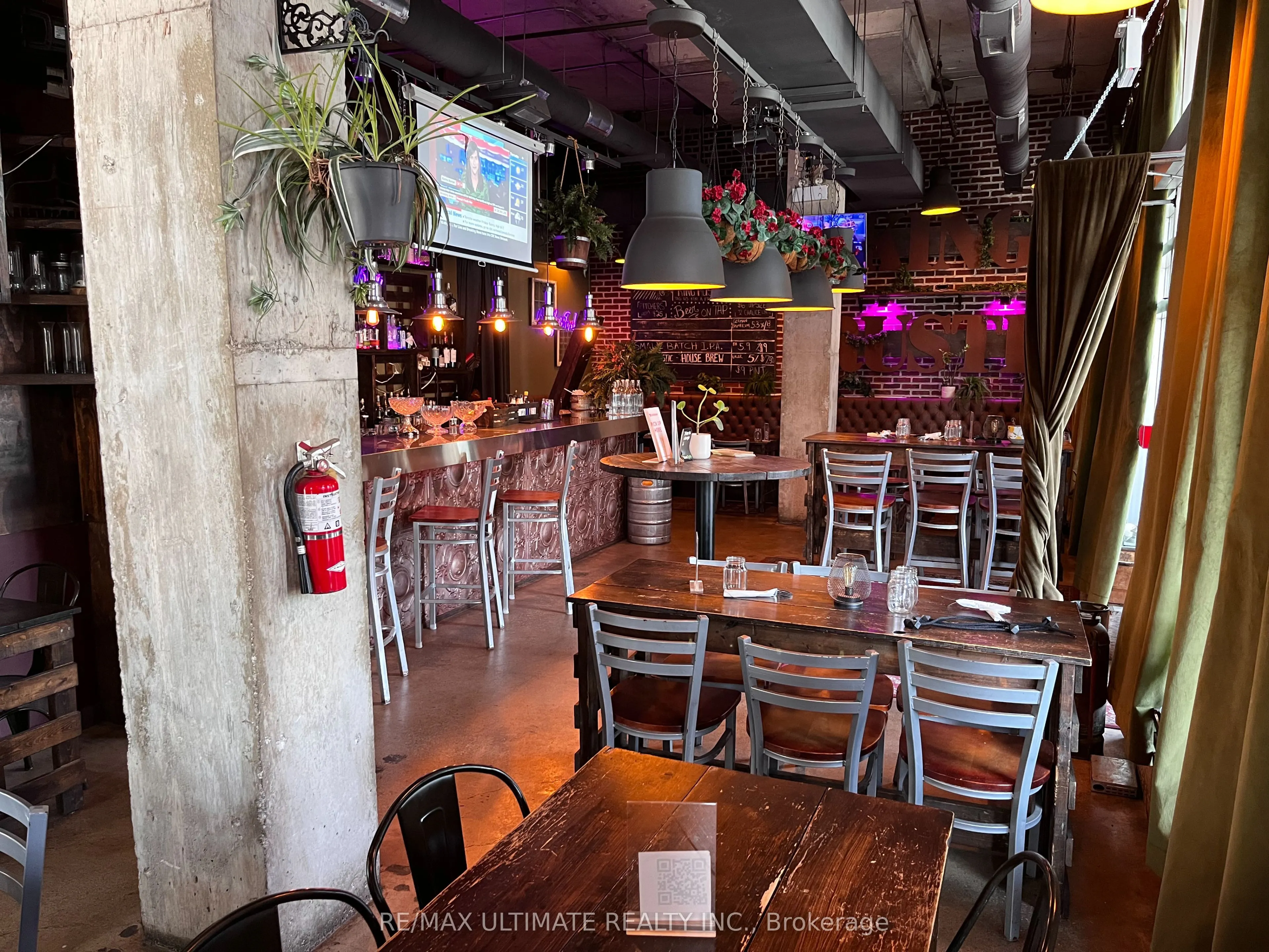 905 King Street W