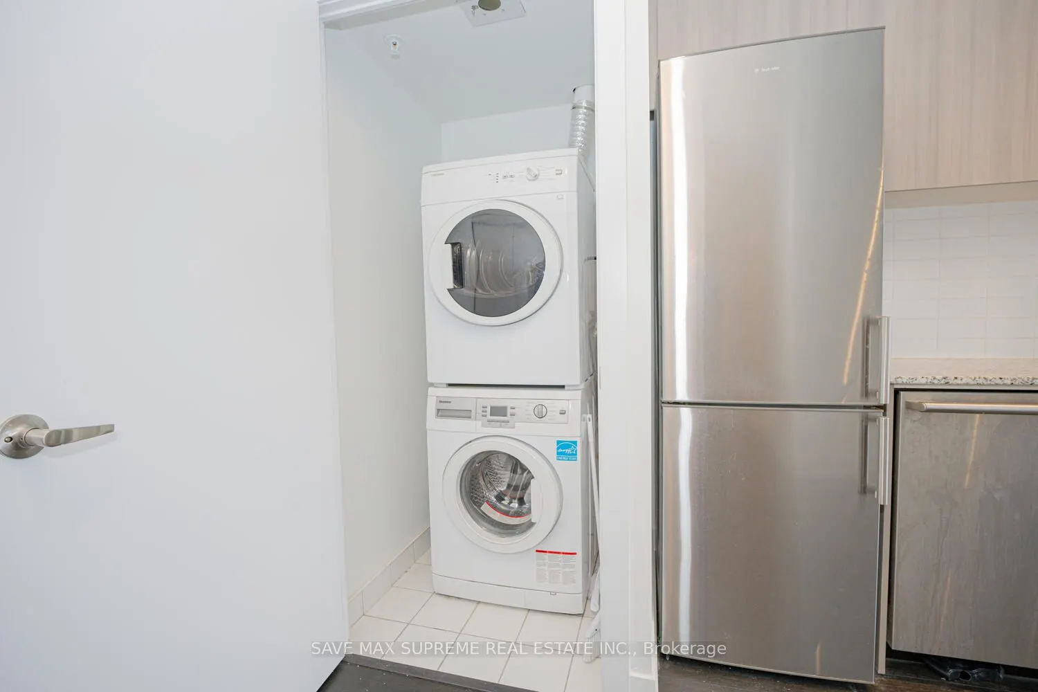 7 Kenaston Gardens E, #220
