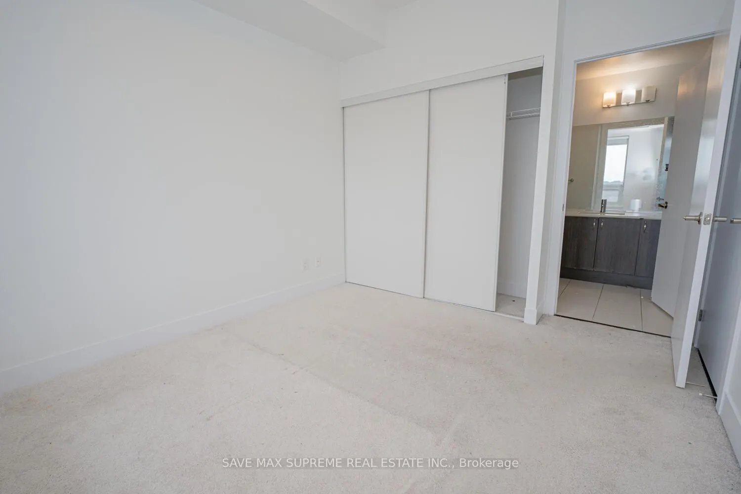 7 Kenaston Gardens E, #220