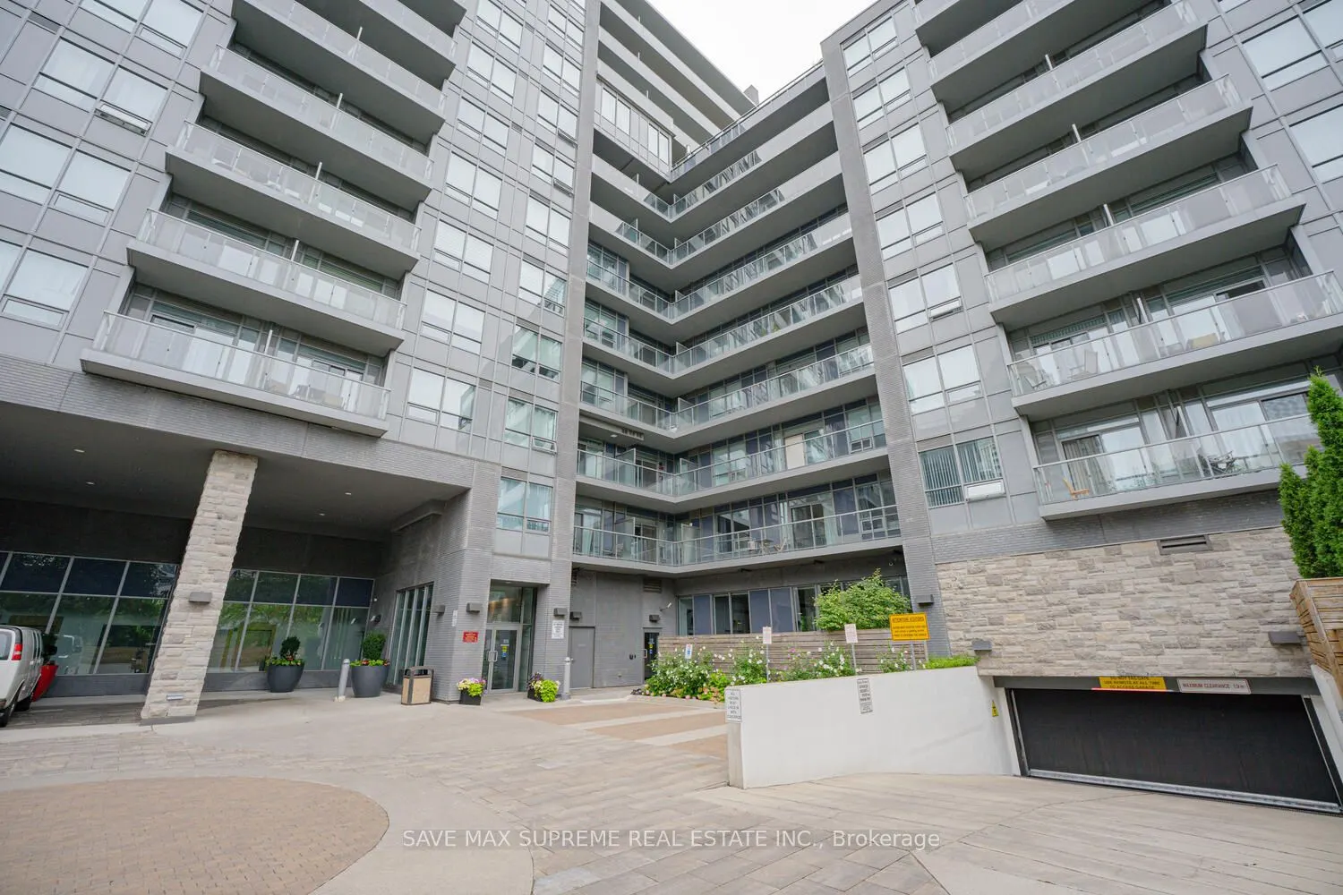 7 Kenaston Gardens E, #220