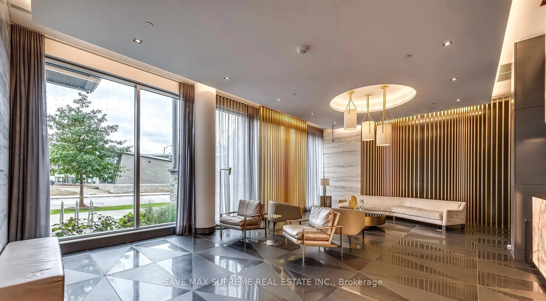 7 Kenaston Gardens E, #220