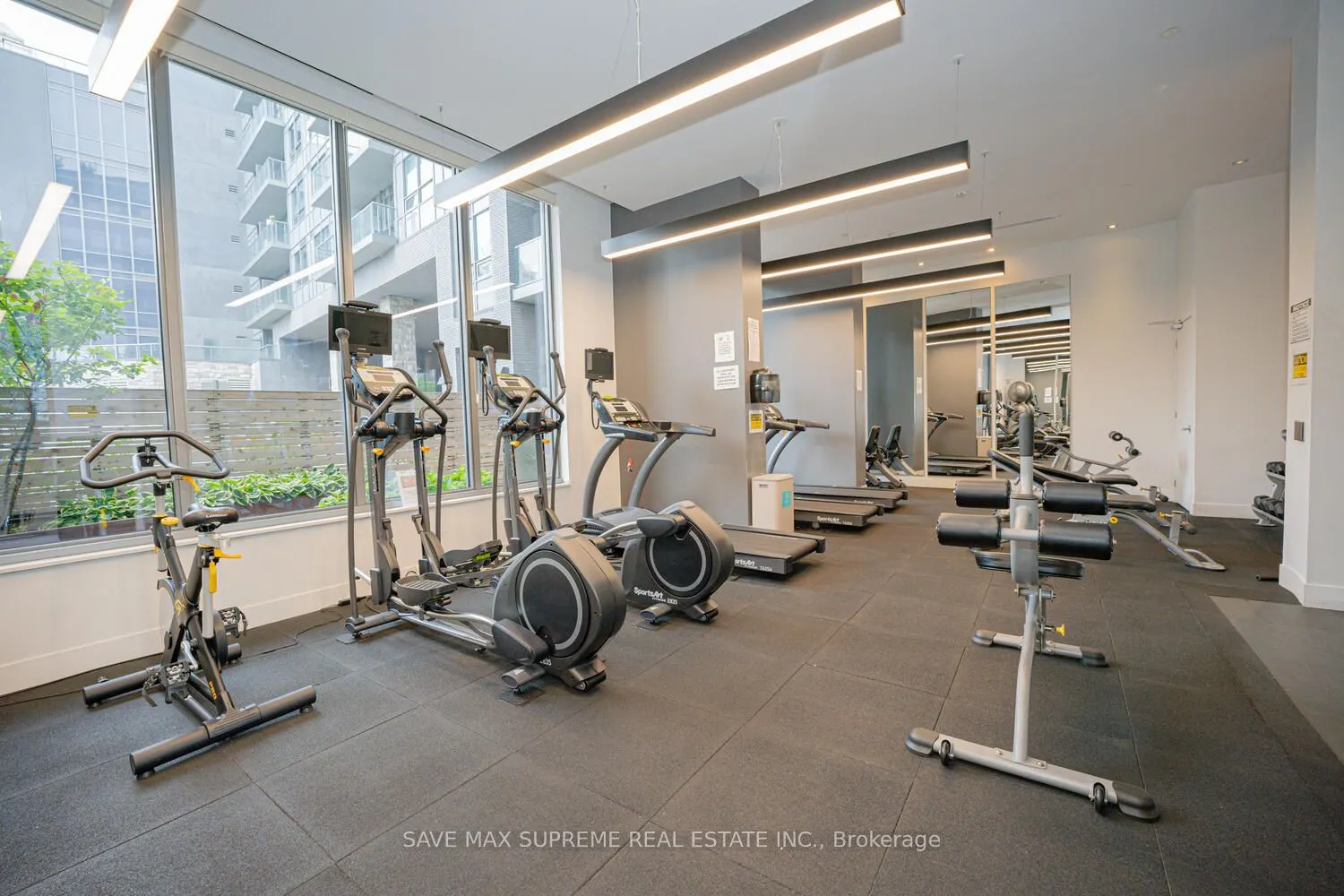 7 Kenaston Gardens E, #220