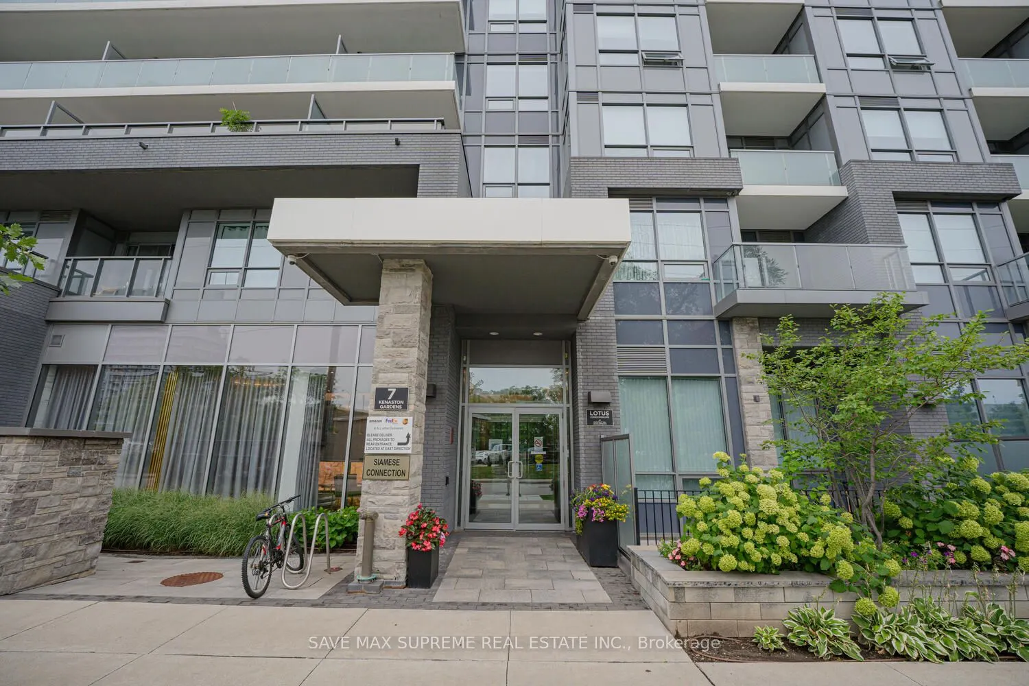 7 Kenaston Gardens E, #220