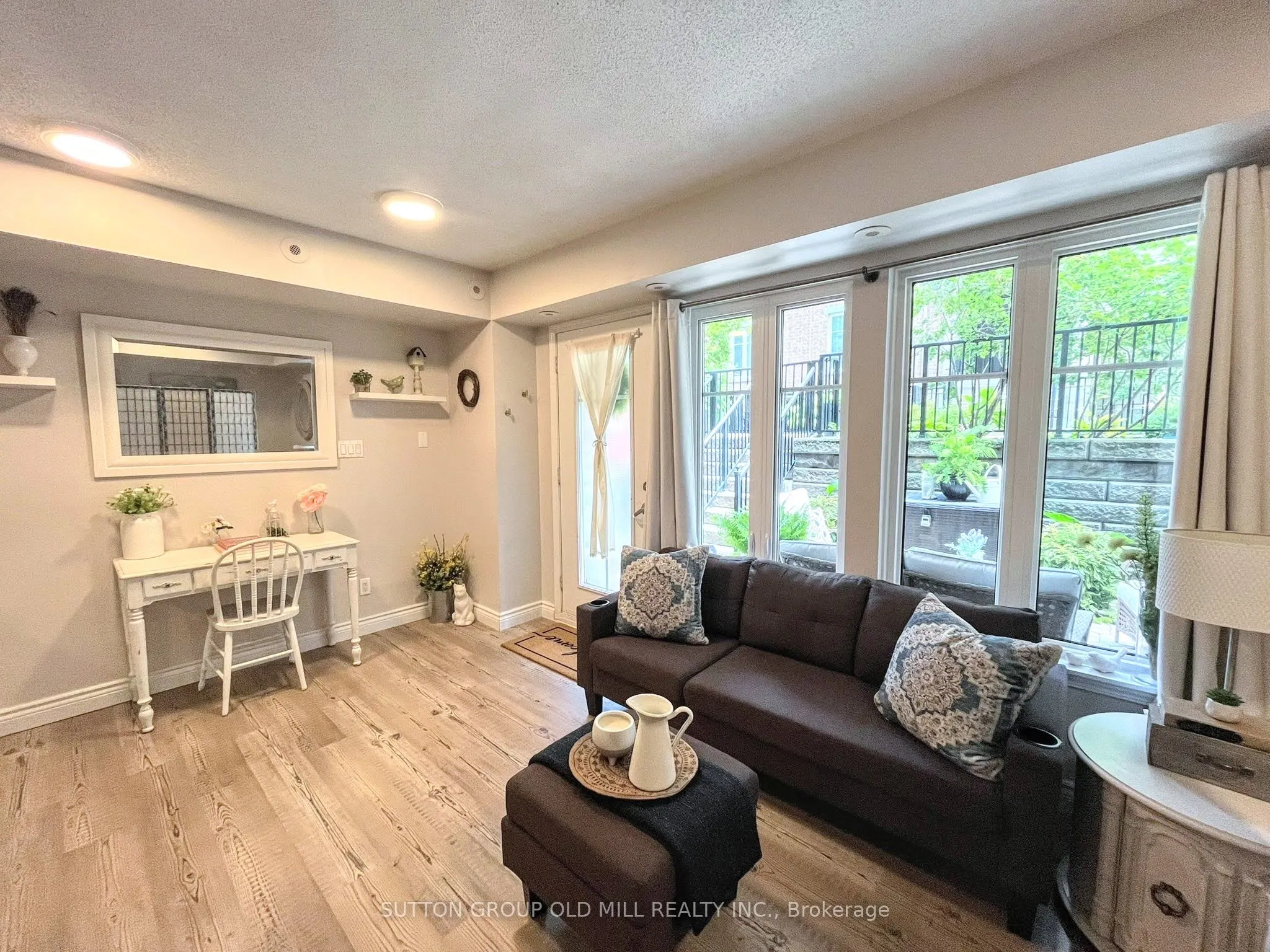 26 Western Battery Road, #206