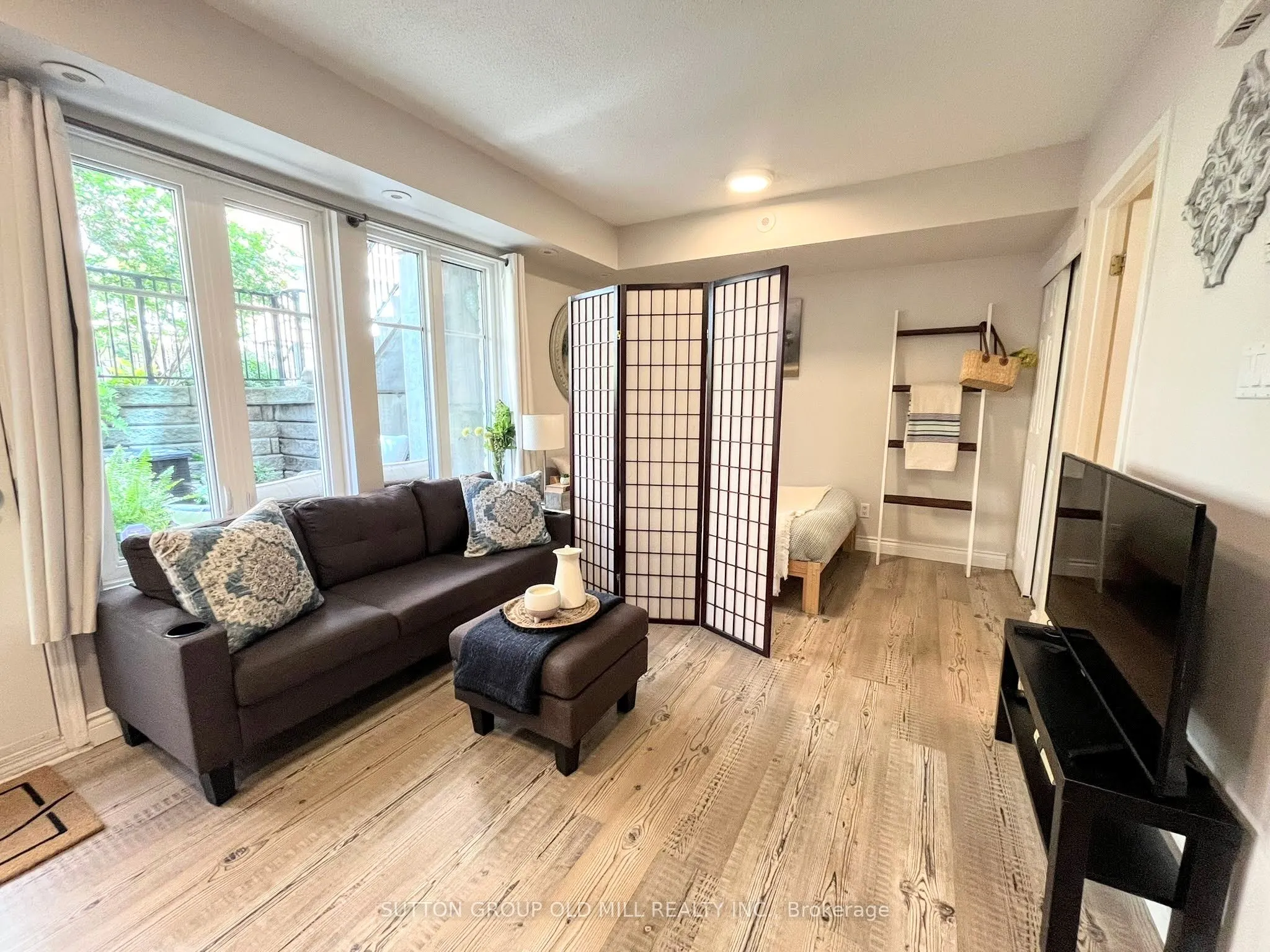 26 Western Battery Road, #206