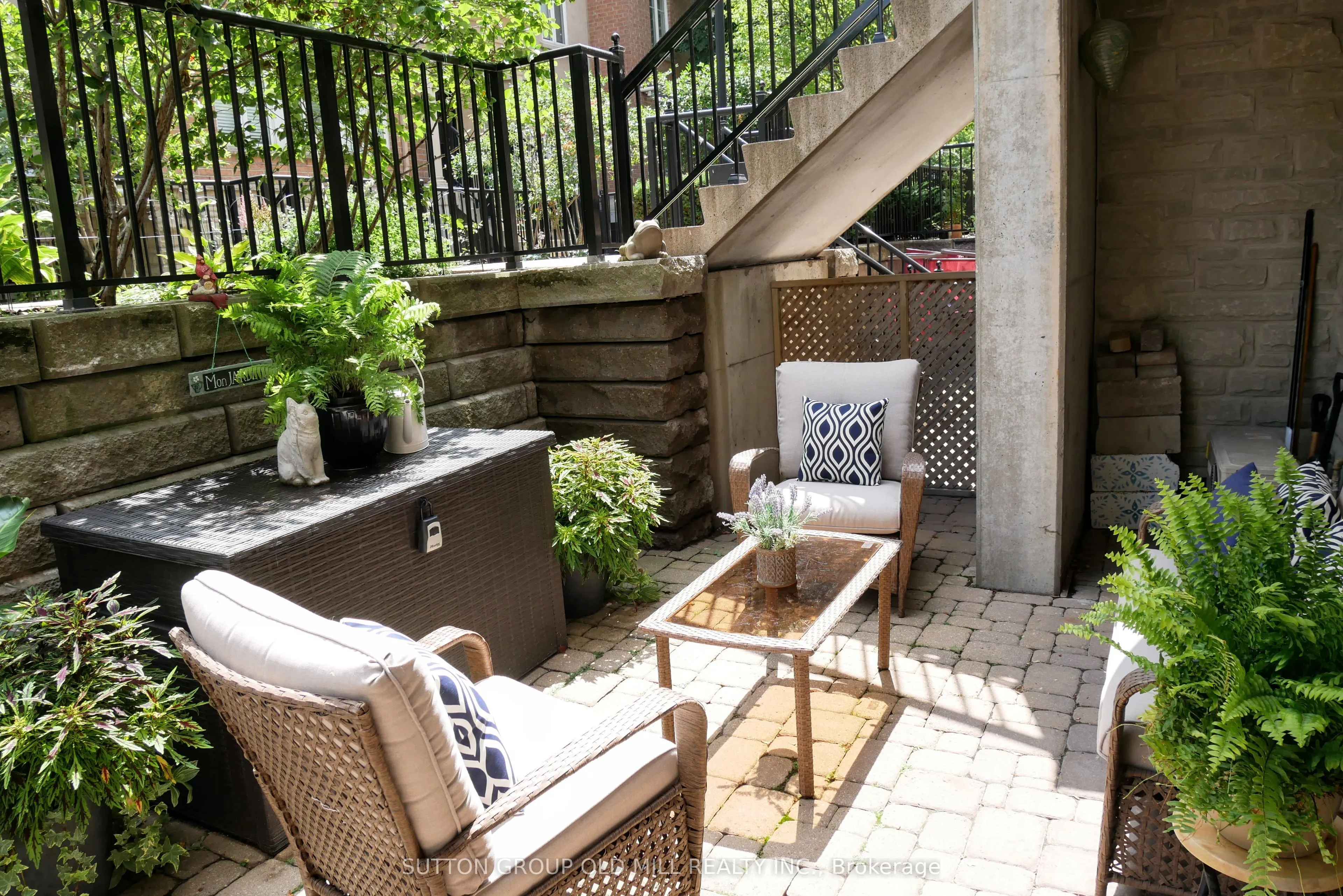 26 Western Battery Road, #206