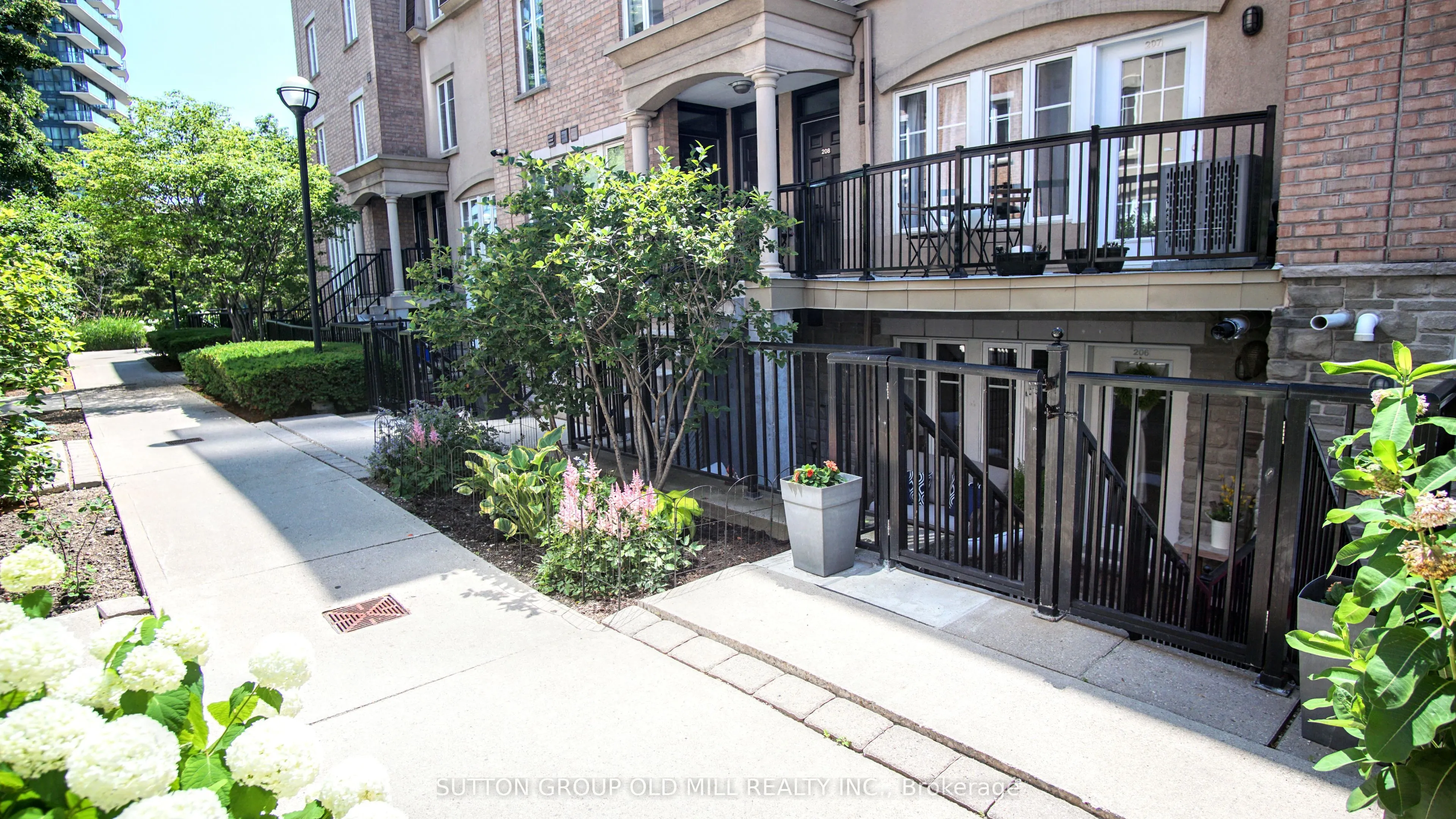 26 Western Battery Road, #206